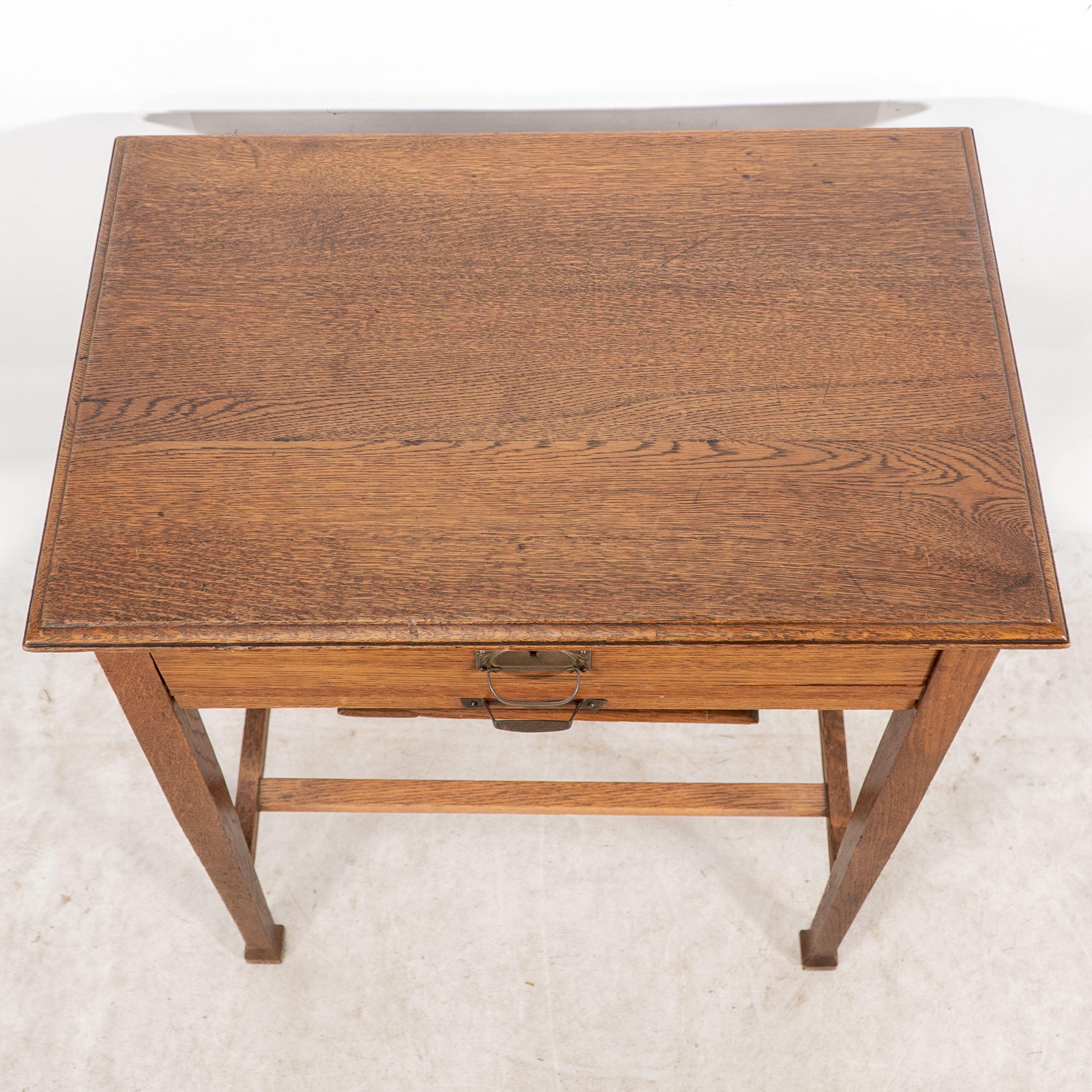 Caja de agujas de roble estilo Glasgow Arts and Crafts de buena calidad en venta 1