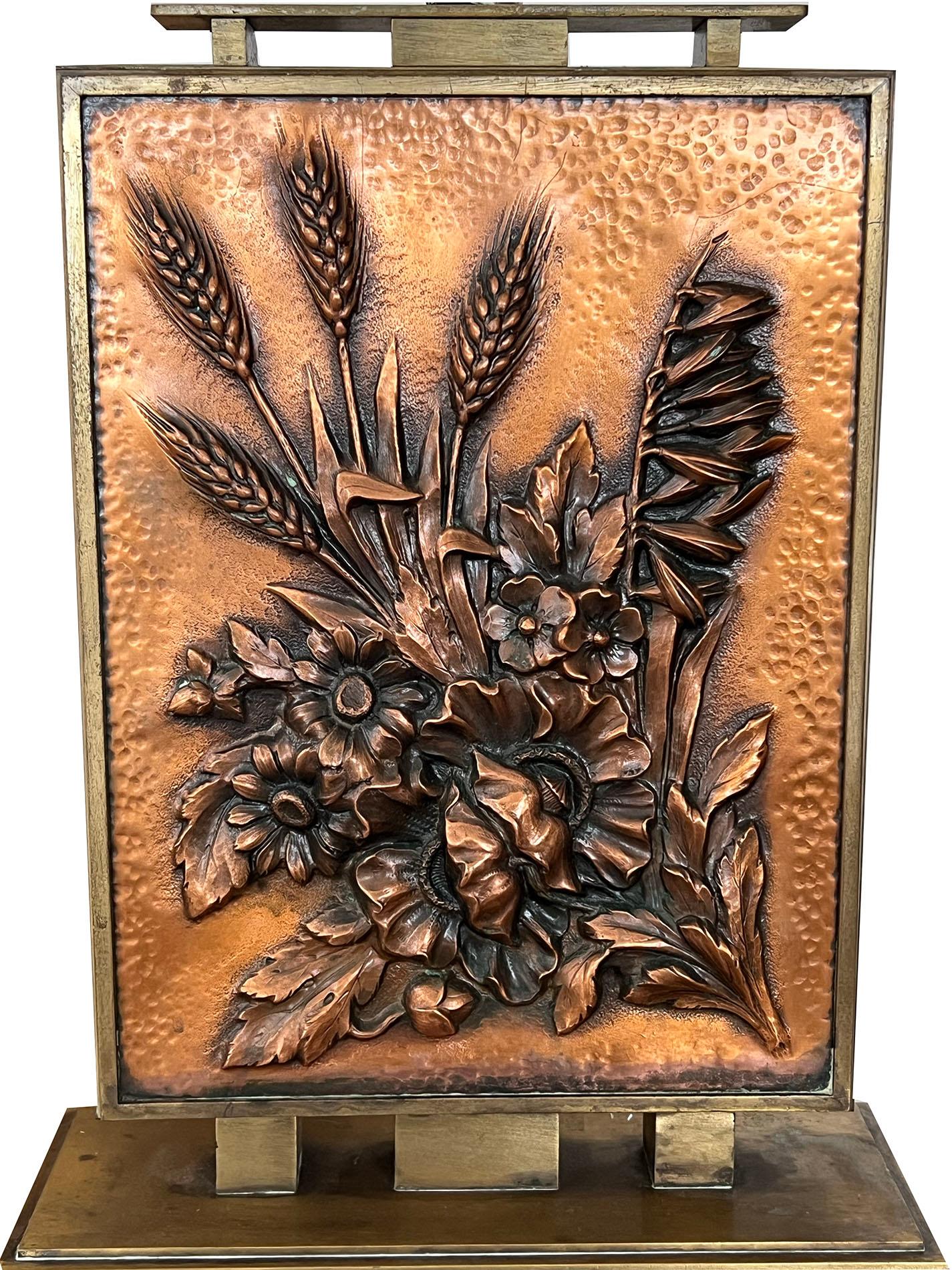 Repoussé Paire de lampes Art déco Albert Gilles (1895-1979) en bronze et cuivre de bonne qualité  en vente