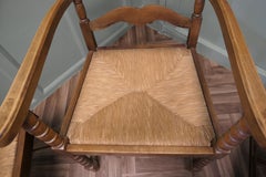 A Good Set of Wavy Ladder Back Dining Chairs  This is a very attractive set