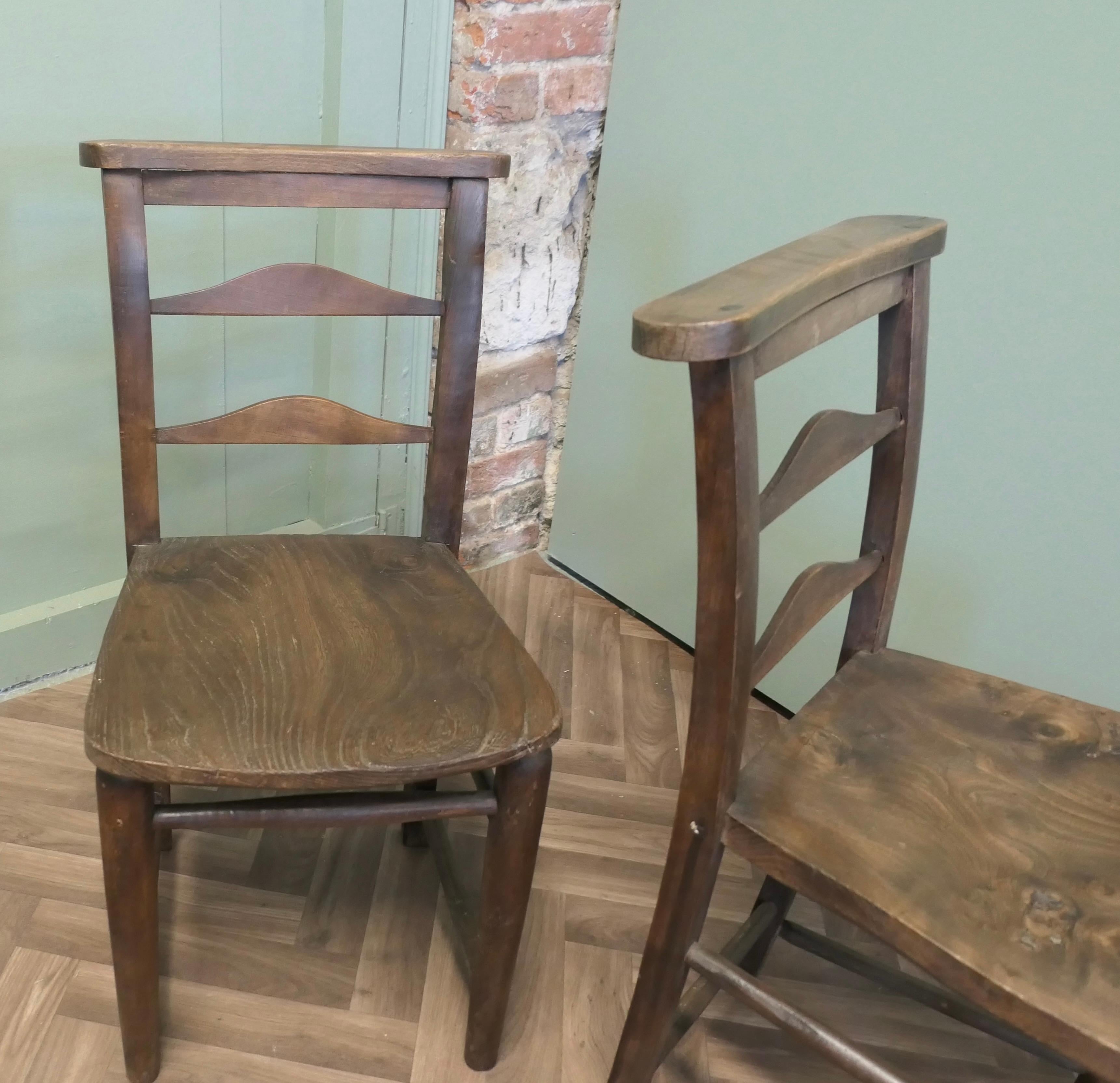 Fine XIX secolo A Good sturdy set of 10 Victorian Chapel Chairs in vendita