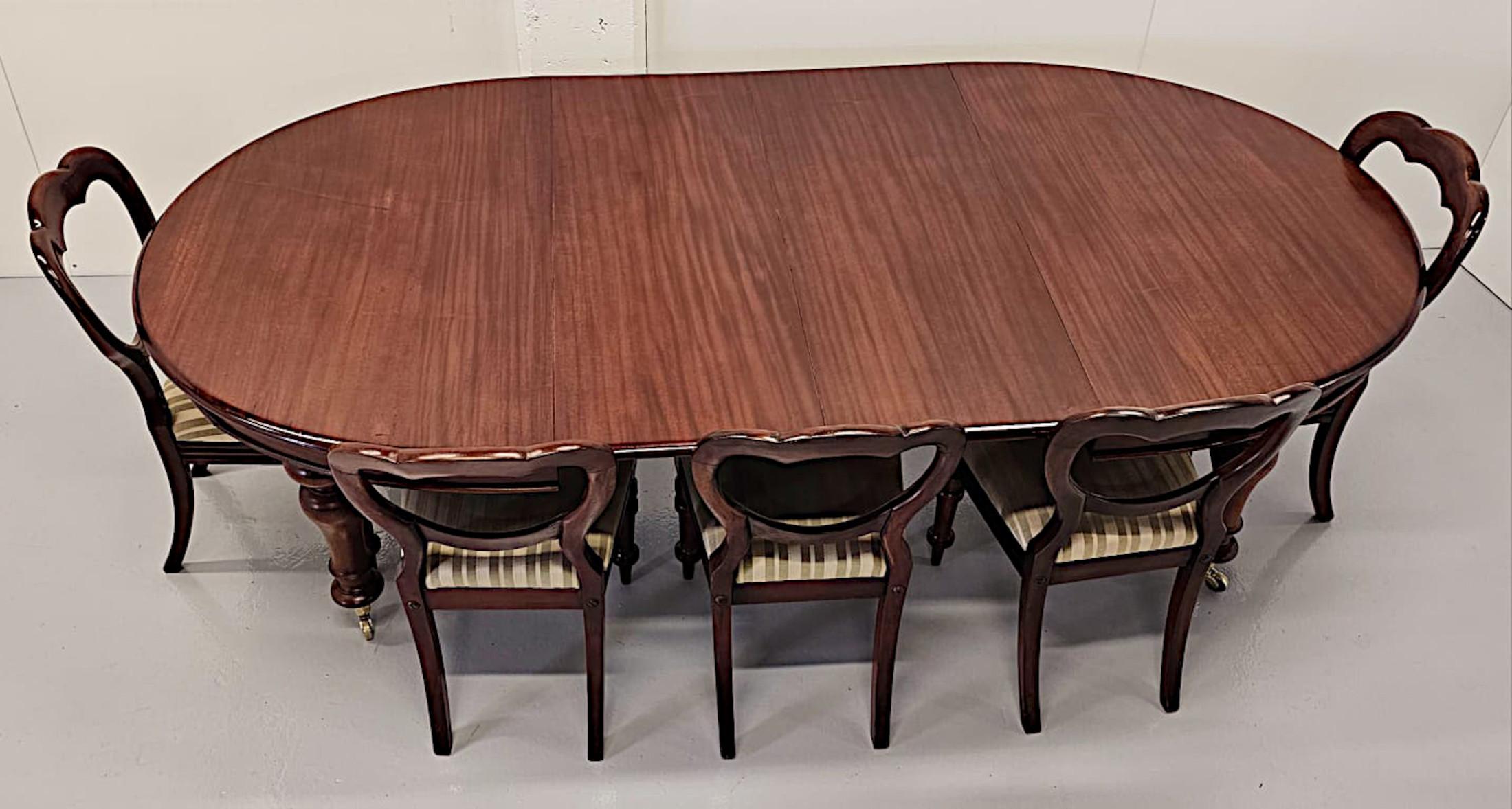 A Gorgeous 19th Century D-End Mahogany Dining Table after Strahan For Sale 6