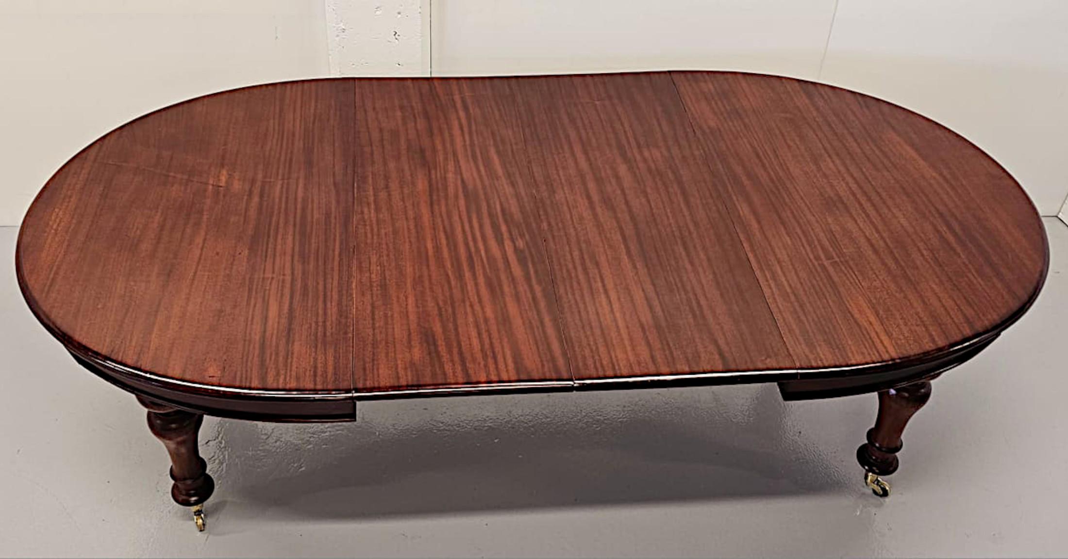 Magnifique table de salle à manger en acajou du 19ème siècle à extrémité en D d'après Strahan Bon état - En vente à Dublin, IE