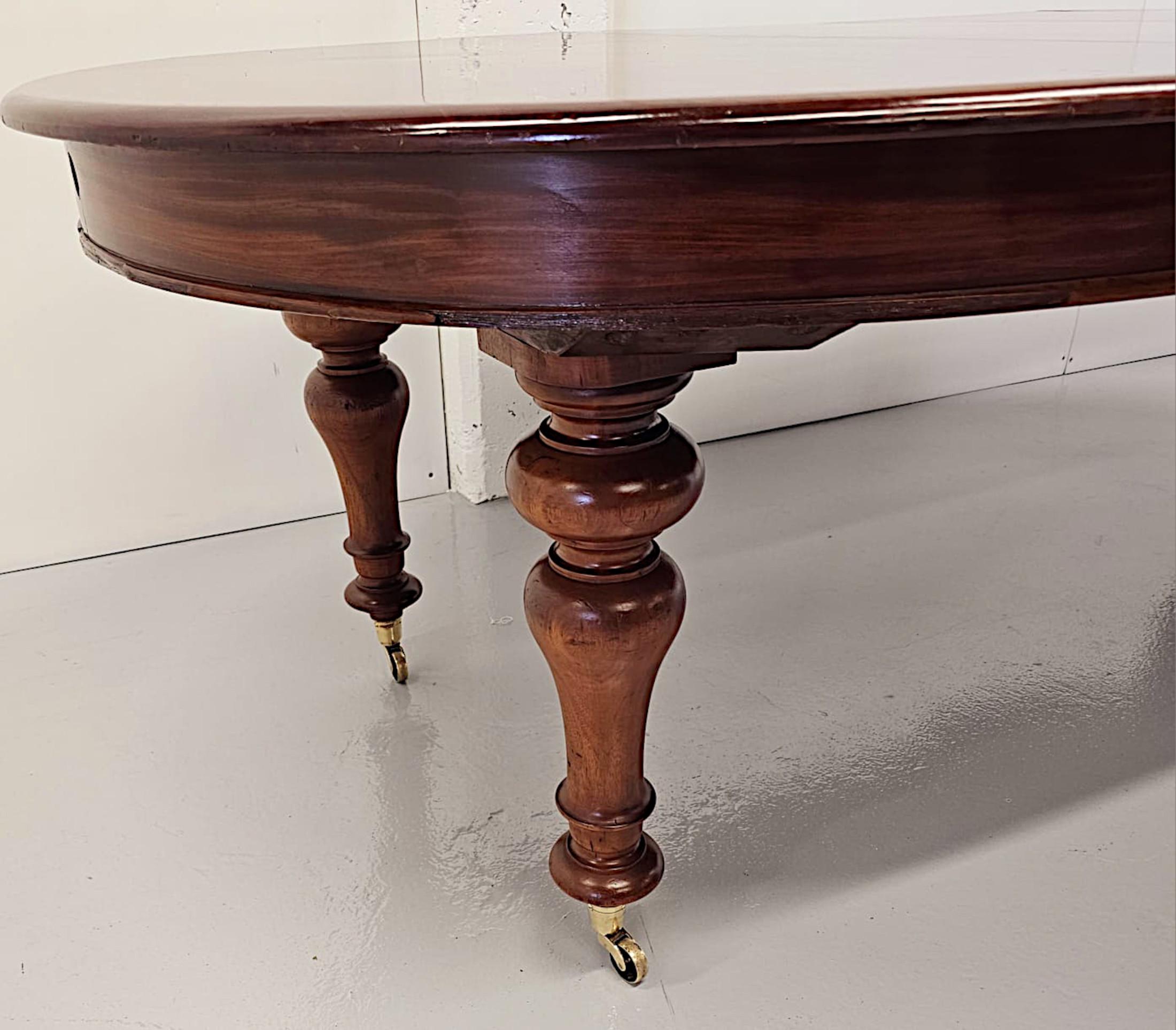 A Gorgeous 19th Century D-End Mahogany Dining Table after Strahan For Sale 3