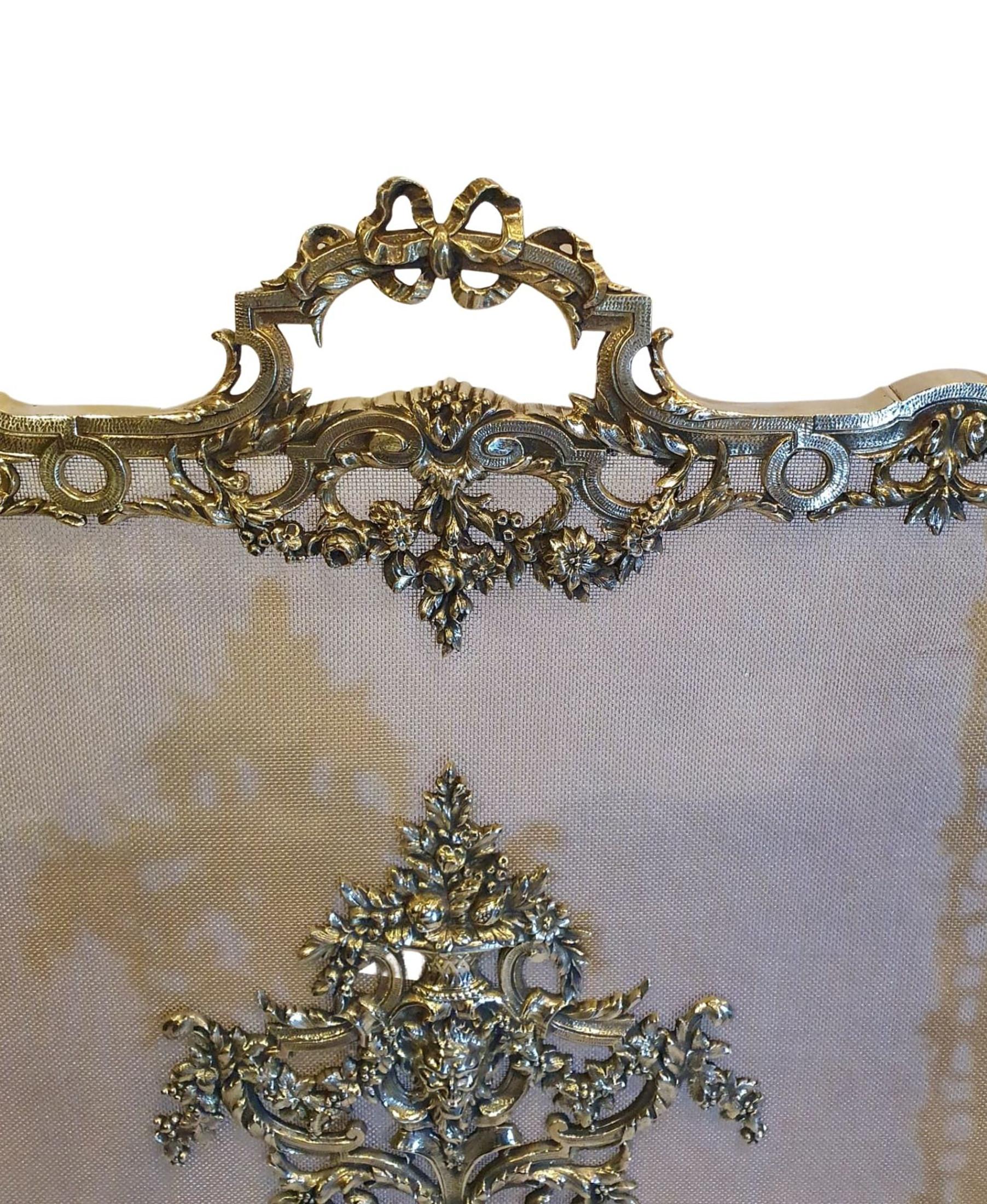 French Gorgeous 19th Century Fully Restored Polished Brass Fire Screen For Sale