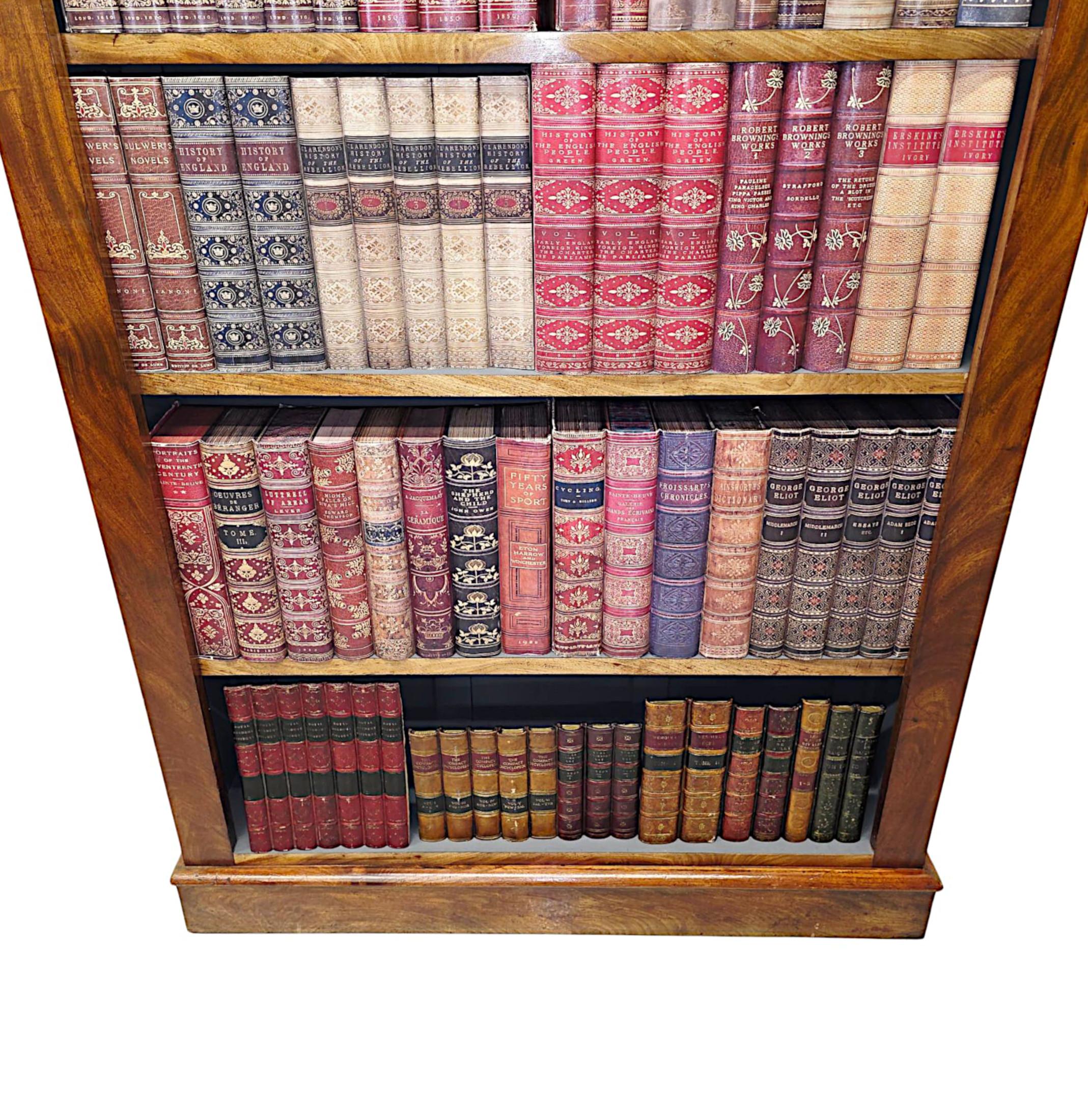 A Gorgeous 19th Century Neat Size Open Bookcase Caoba en venta
