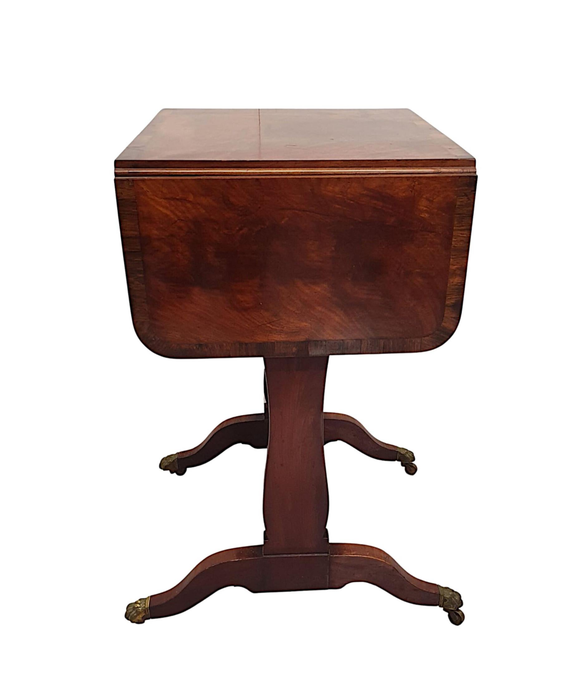Laiton Magnifique table d'appoint ou de canapé du 19ème siècle en vente