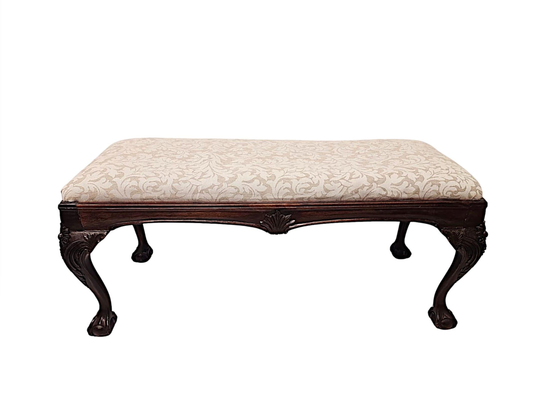 Wunderschöner langer Hocker des 20. Jahrhunderts mit Kugel- und Krallendetails im Zustand „Gut“ im Angebot in Dublin, IE