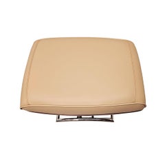 Uno splendido sgabello in pelle e cromo dal design Art Deco
