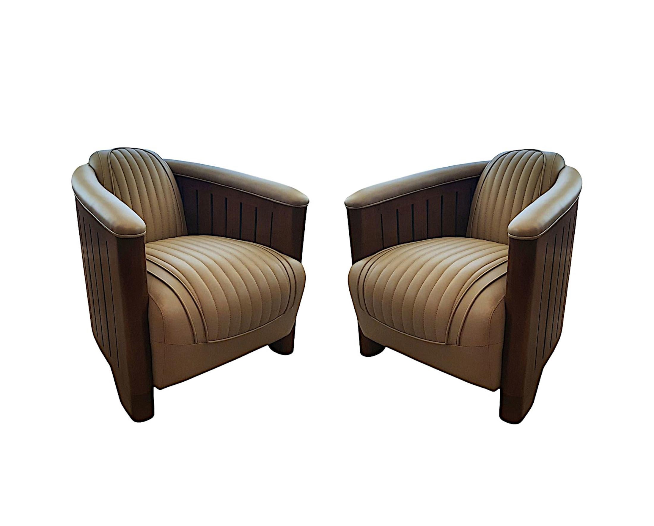 
Precioso sillón club de estilo Art Déco, de cuero hecho a mano y madera de cerezo bien labrada.  Esta pieza excepcional es de una calidad asombrosa, con una rica pátina y veteado.  Maravillosamente tapizada en un elegante cuero color crema con