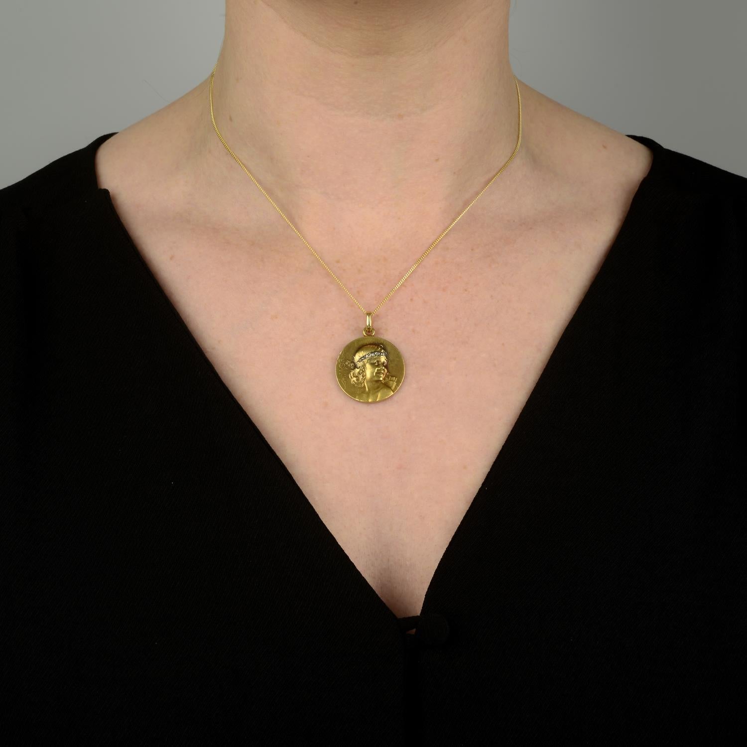 Gorgeous French Art Nouveau Gold Medallion Pendant 2
