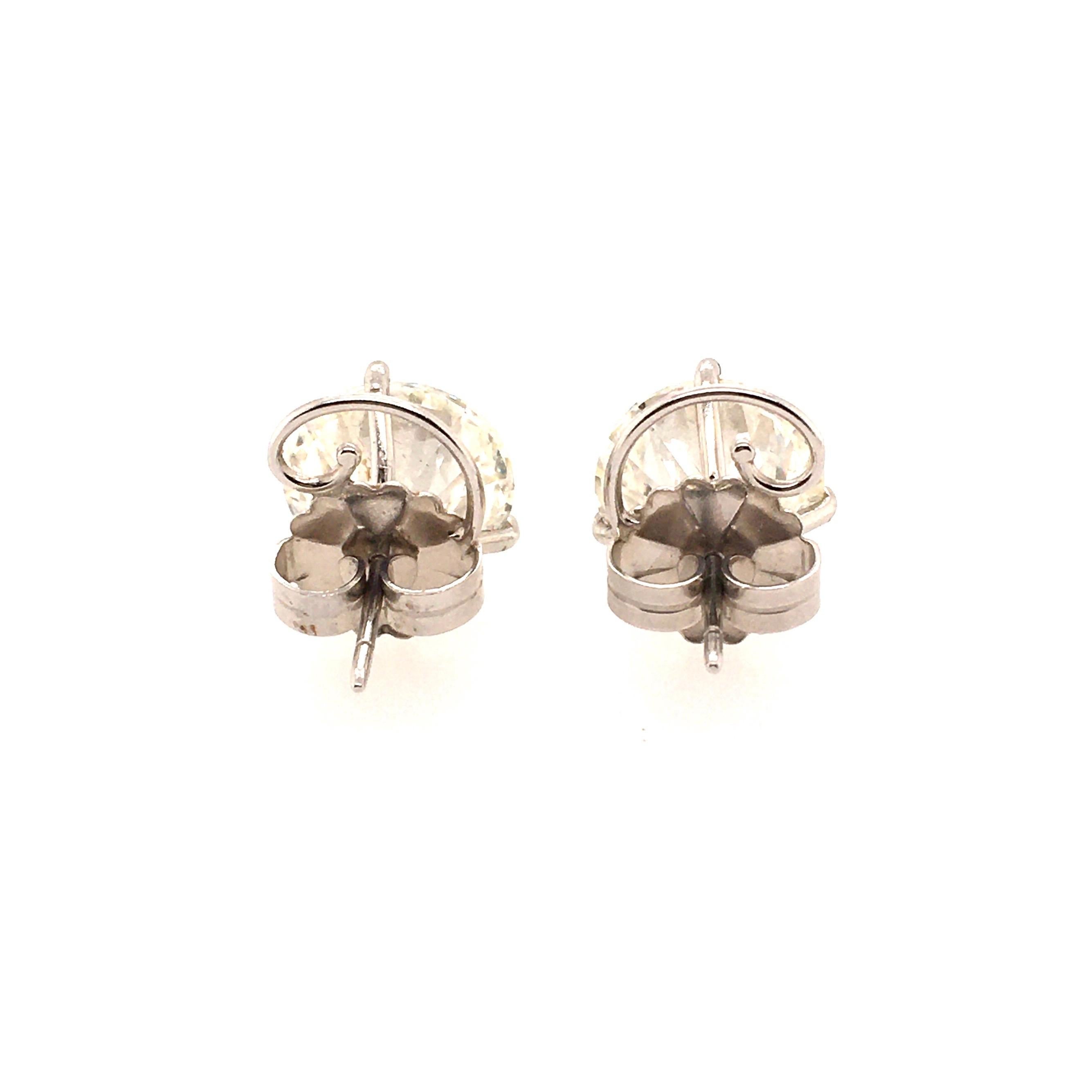 Women's or Men's Gorgeous Pair of Platinum and Diamond Ear Studs