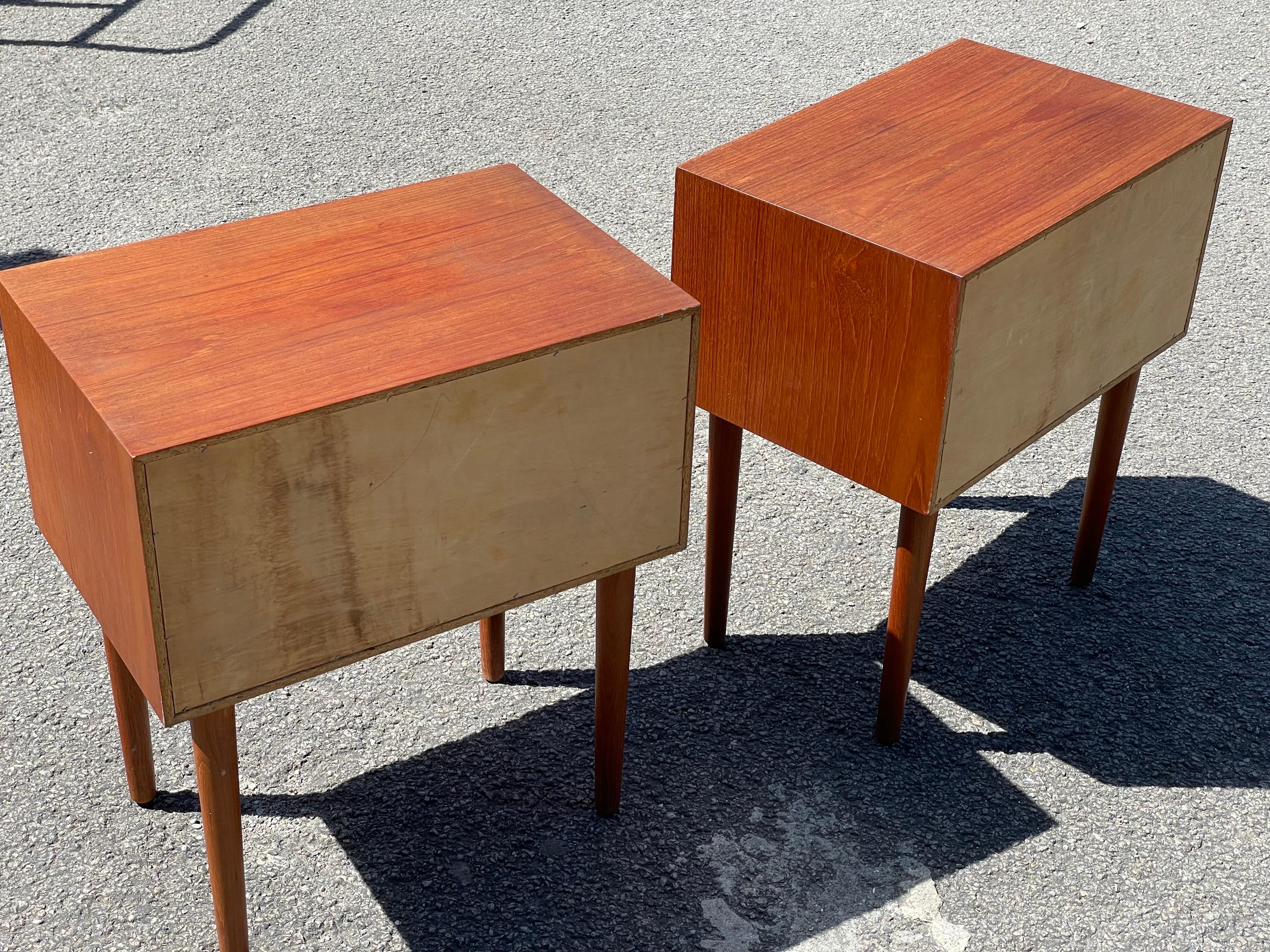 Gorgeous Set of Danish Teak Nightstands from the 1960´S 4