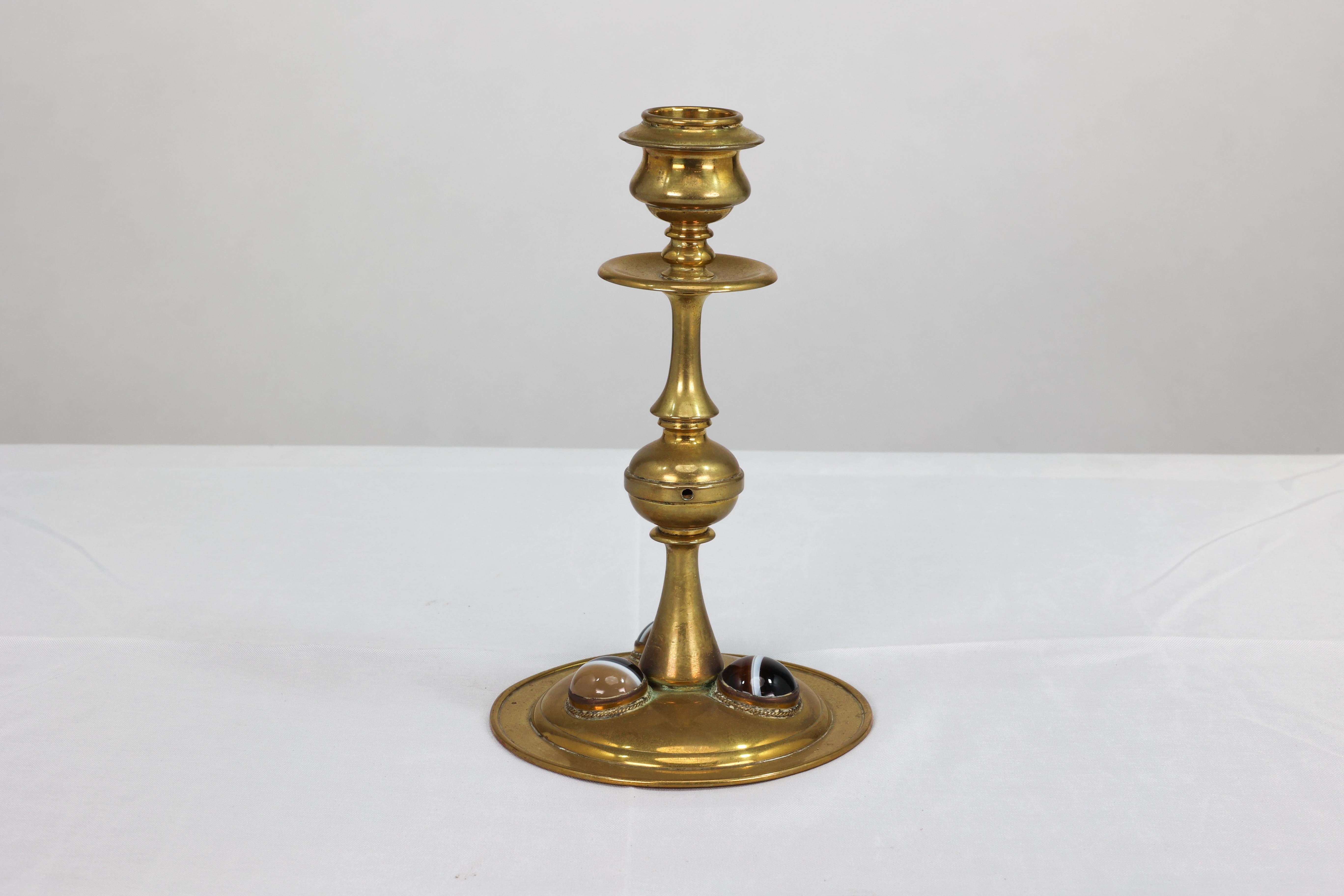 Gothic Revival brass desk set with a pair of candlesticks & a matching pen tray. In Good Condition For Sale In London, GB