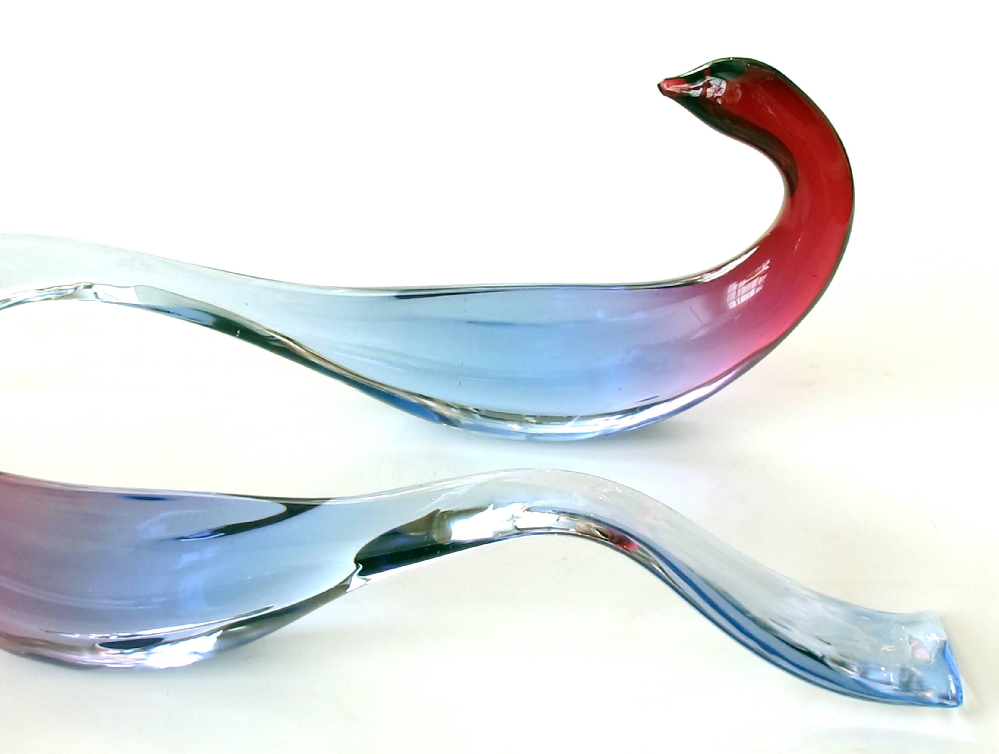 Graceful Pair of Murano Salviati Midcentury Stylized Art Glass Birds In Excellent Condition In San Francisco, CA