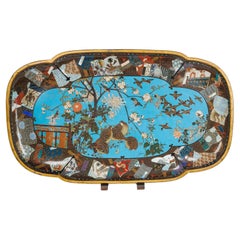 Bandeja de esmalte Cloisonné Gran Meiji con flores de cerezo y pájaros