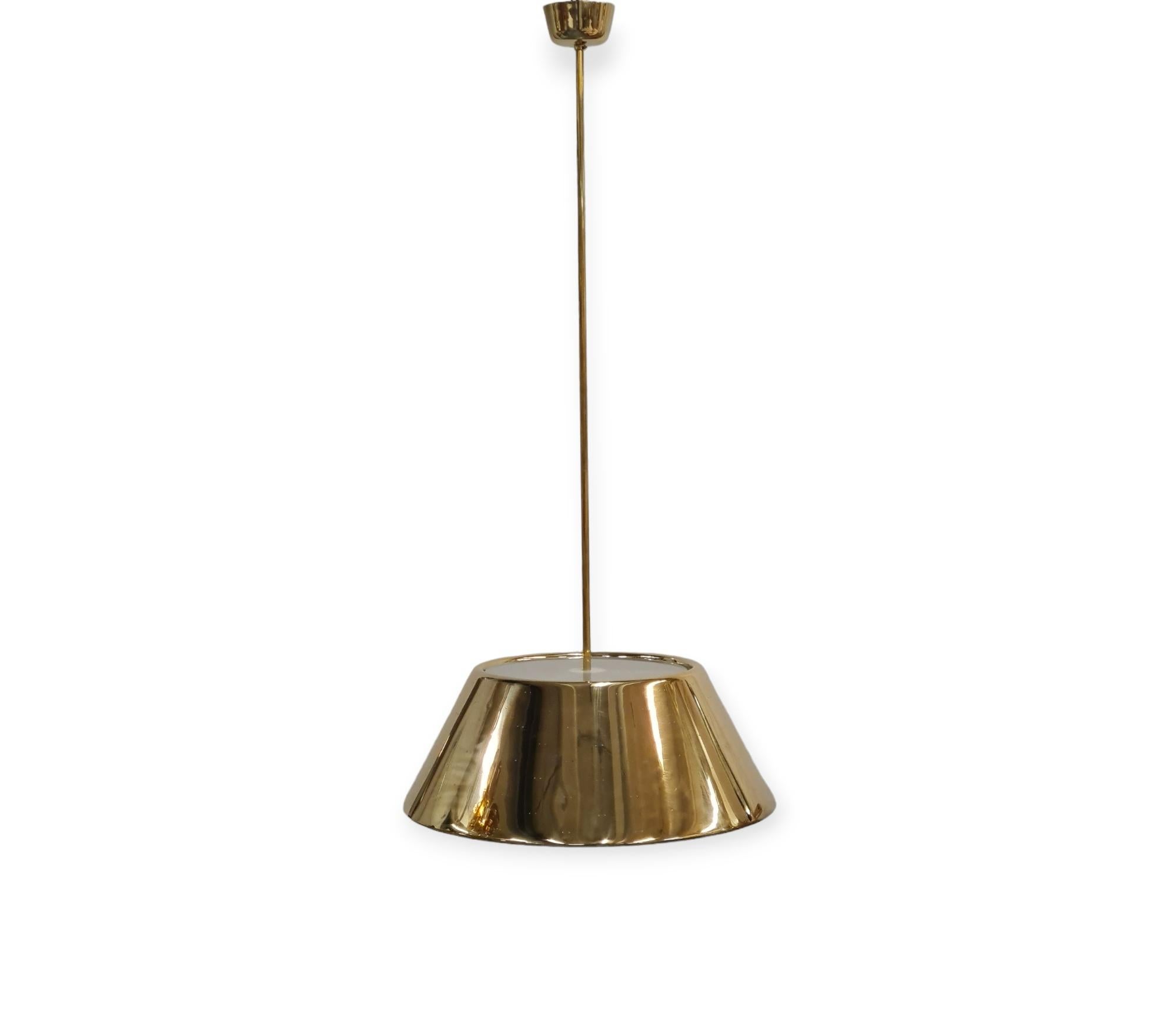 Ciondolo a soffitto in ottone traforato Grand Paavo Tynell, Idman 1950s in vendita 5