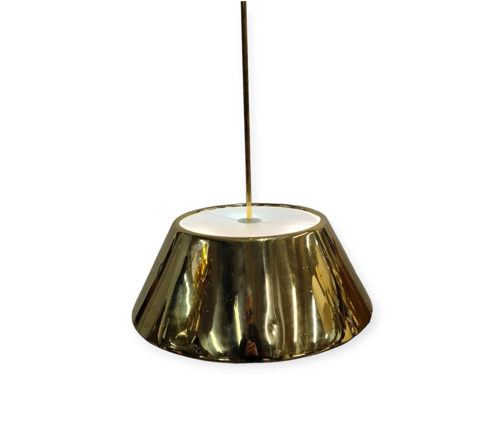 A Grand Paavo Tynell Brass Ceiling Pendant, Idman 1950s For Sale 1