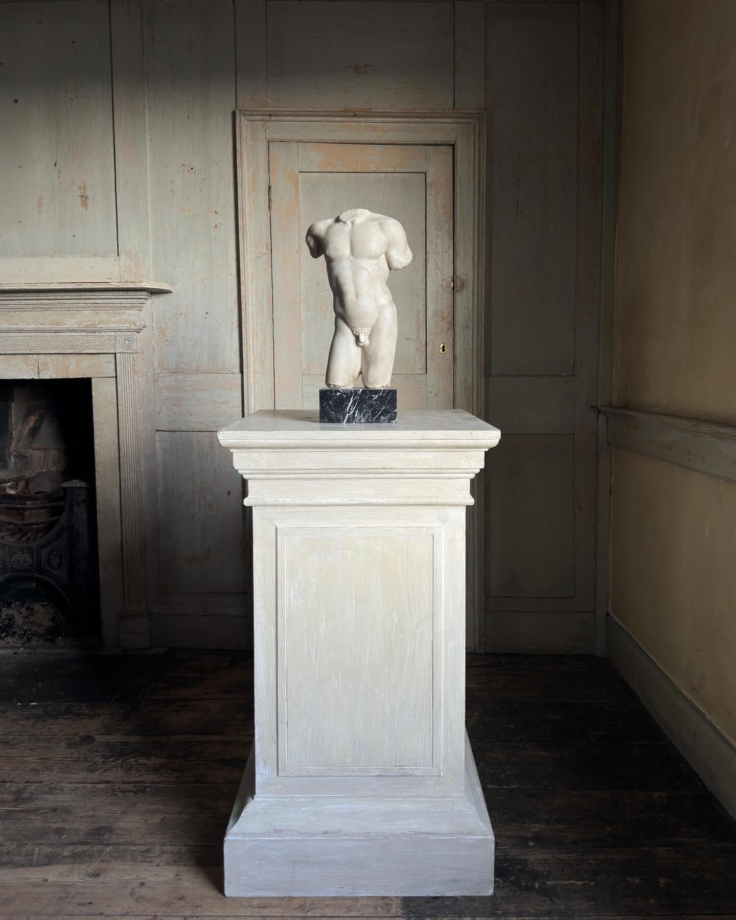 Marble A Grand Tour marble torso of an athlete, after the antique. For Sale
