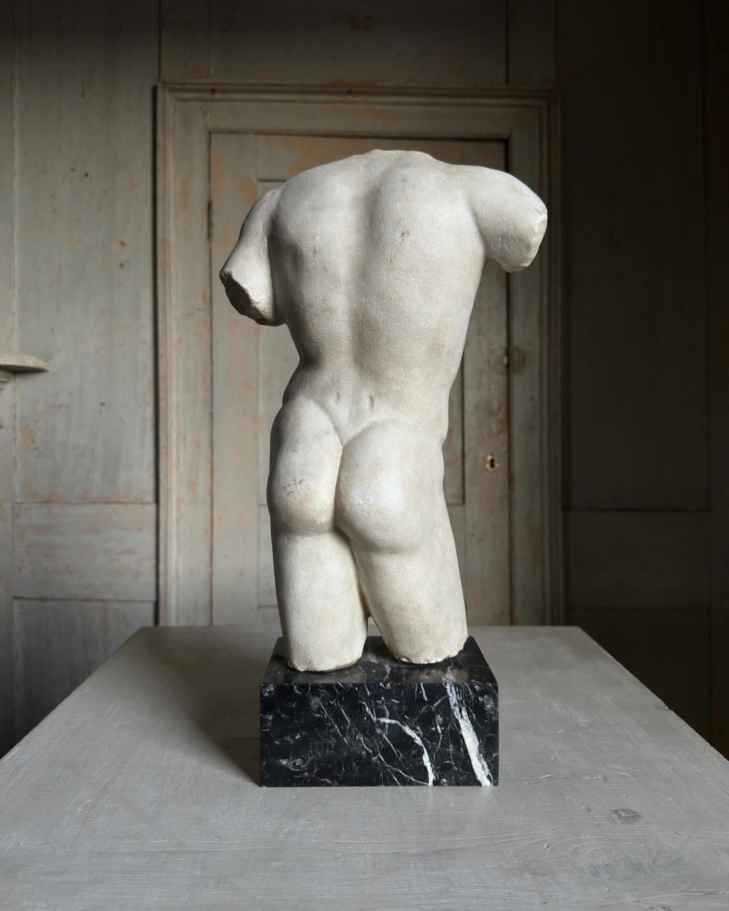 A Grand Tour marble torso of an athlete, after the antique. For Sale 1