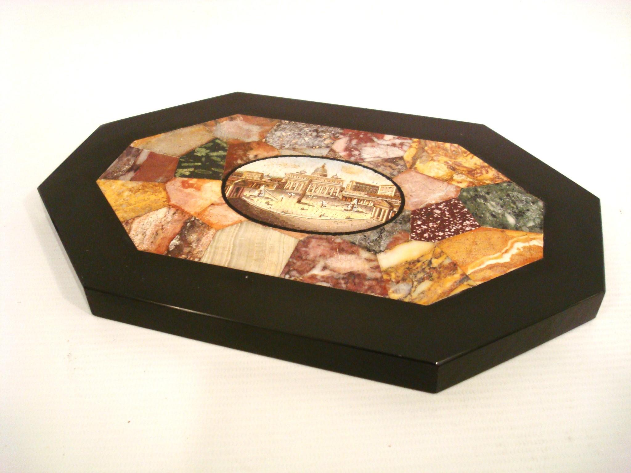 A Grand Tour Micro Mosaic Briefbeschwerer, Petersplatz Rom - Vatikan (Marmor) im Angebot
