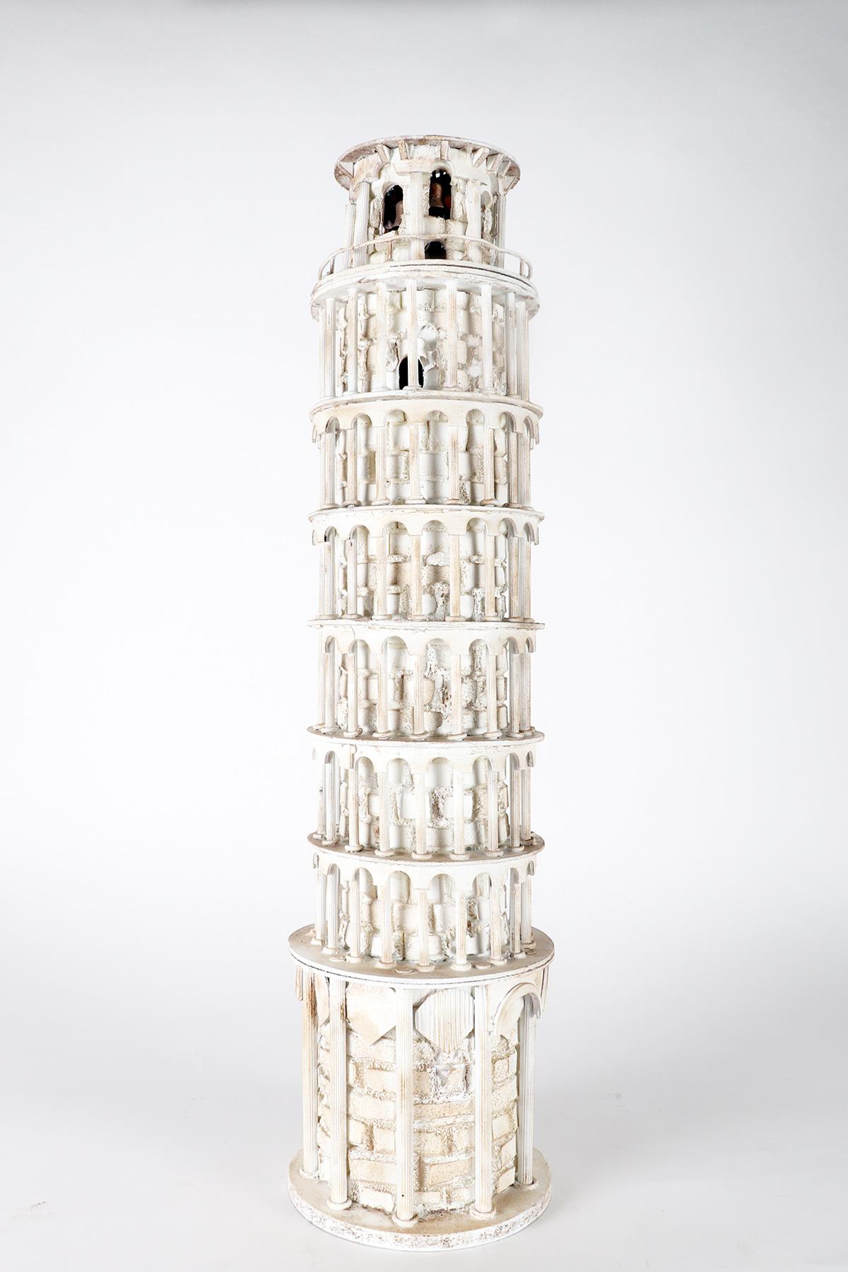 20ième siècle Une maquette en bois du Grand Tour, représentant la tour de Pisa, Italie 1950. en vente