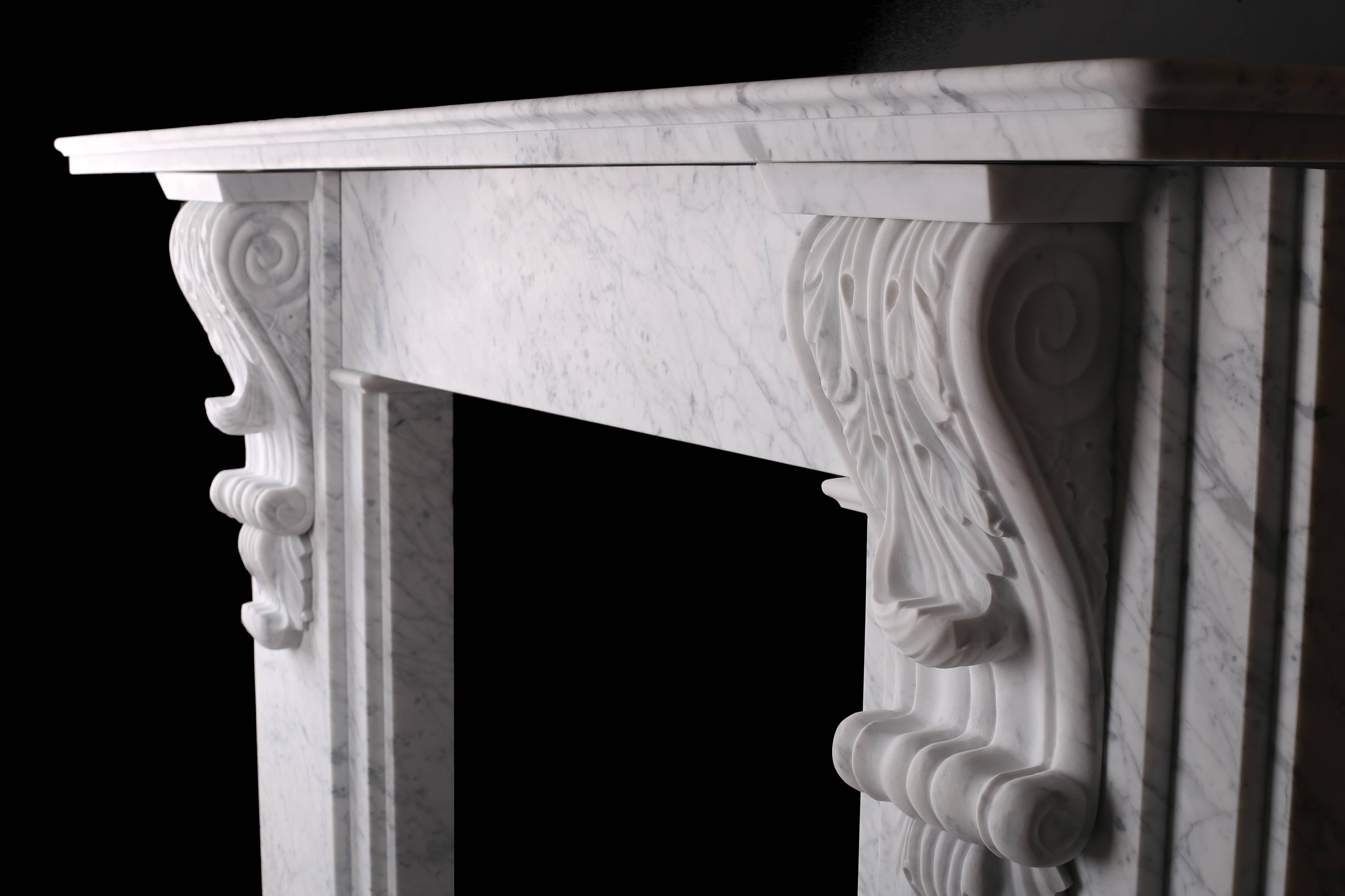 Grand Victorian Carved Corbel Fireplace in Italian Carrara Marble In Excellent Condition For Sale In London, GB