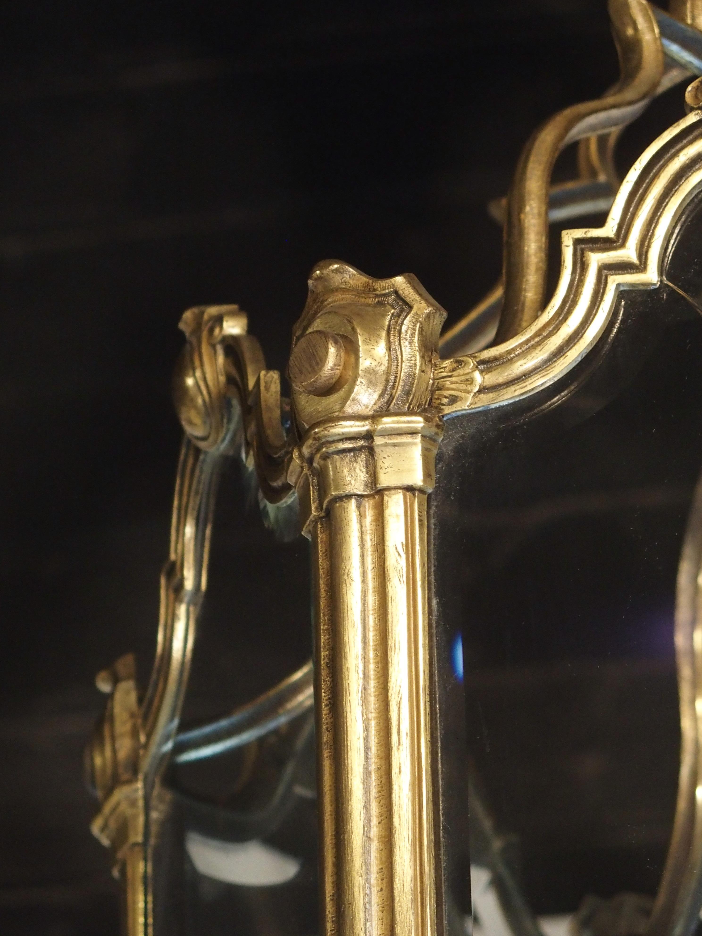 Smussato Grande lanterna francese in stile Luigi XV in bronzo e vetro, 1890 circa in vendita