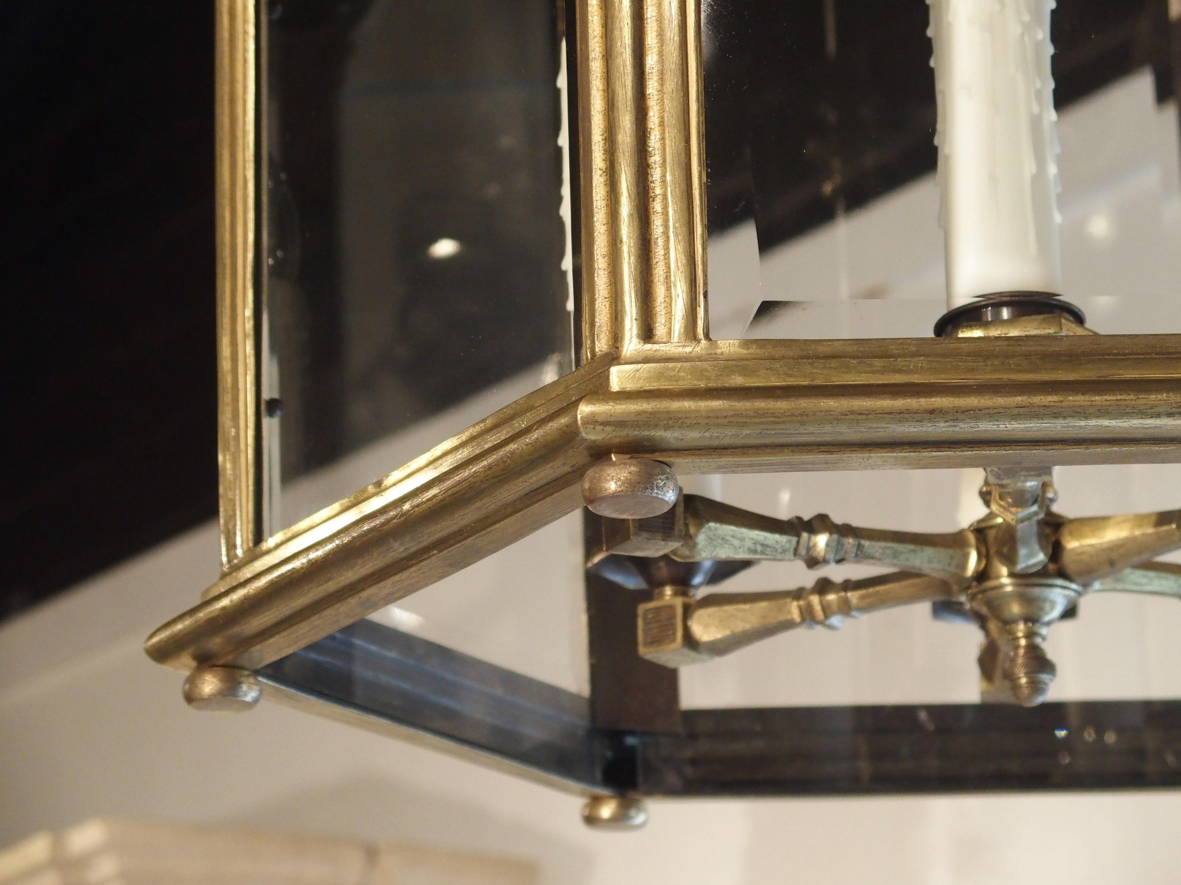Fine XIX secolo Grande lanterna francese in stile Luigi XV in bronzo e vetro, 1890 circa in vendita