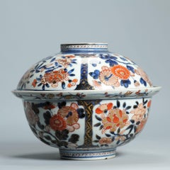 Eine große Schale, die höchstwahrscheinlich aus dem vorletzten Viertel des 17. Jahrhunderts stammt