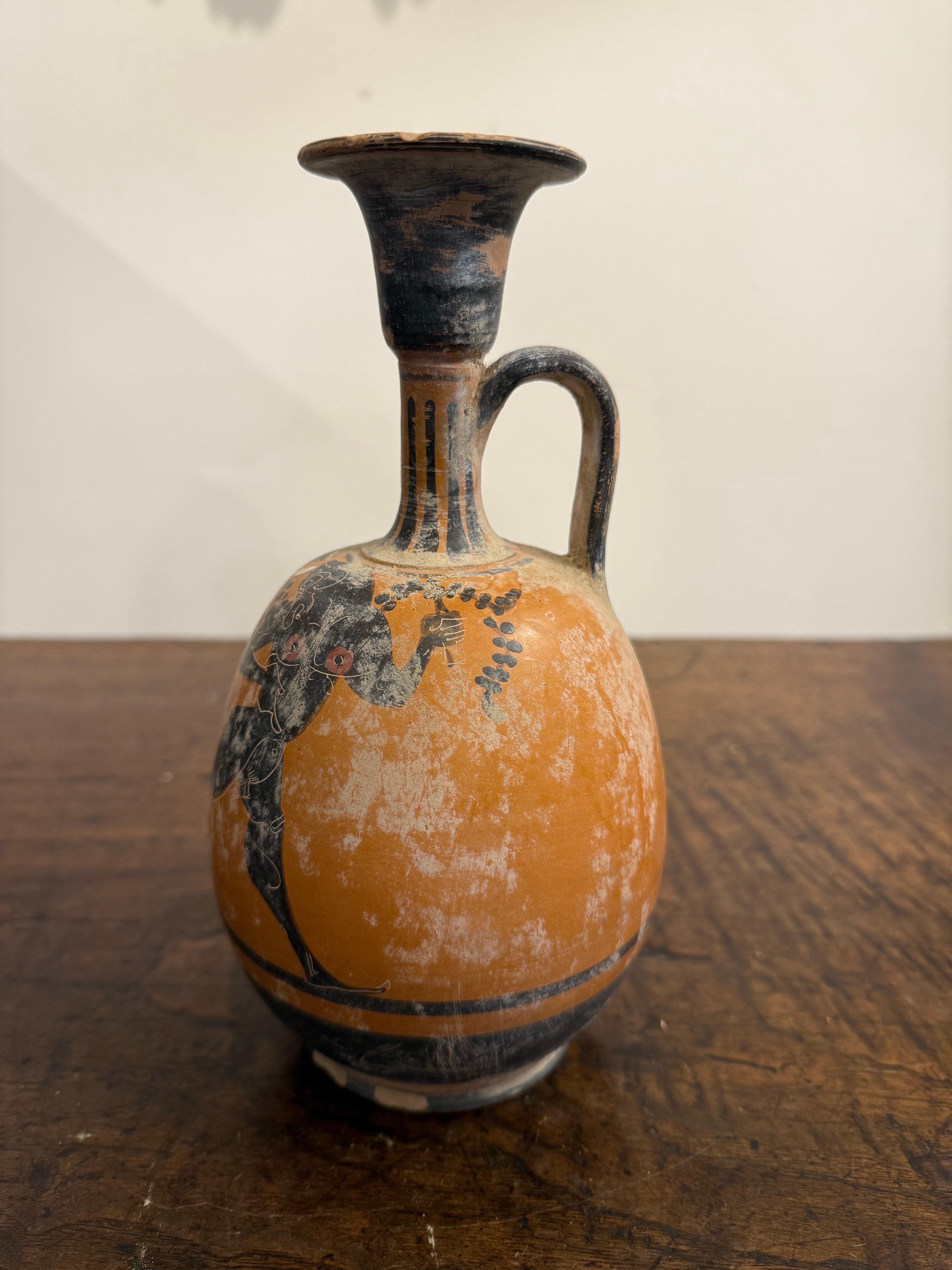 Fatto a mano Una figura nera greca in stile Grand Tour Lekythos, XIX secolo in vendita