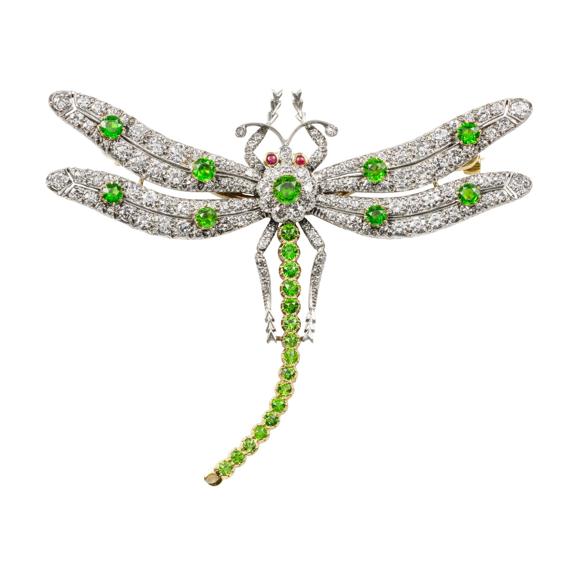 Brosche mit grünem Demantoid-Granat und Diamant-Libelle (Brillantschliff) im Angebot