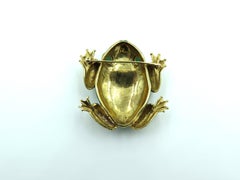 Broche grenouille en émail vert et or