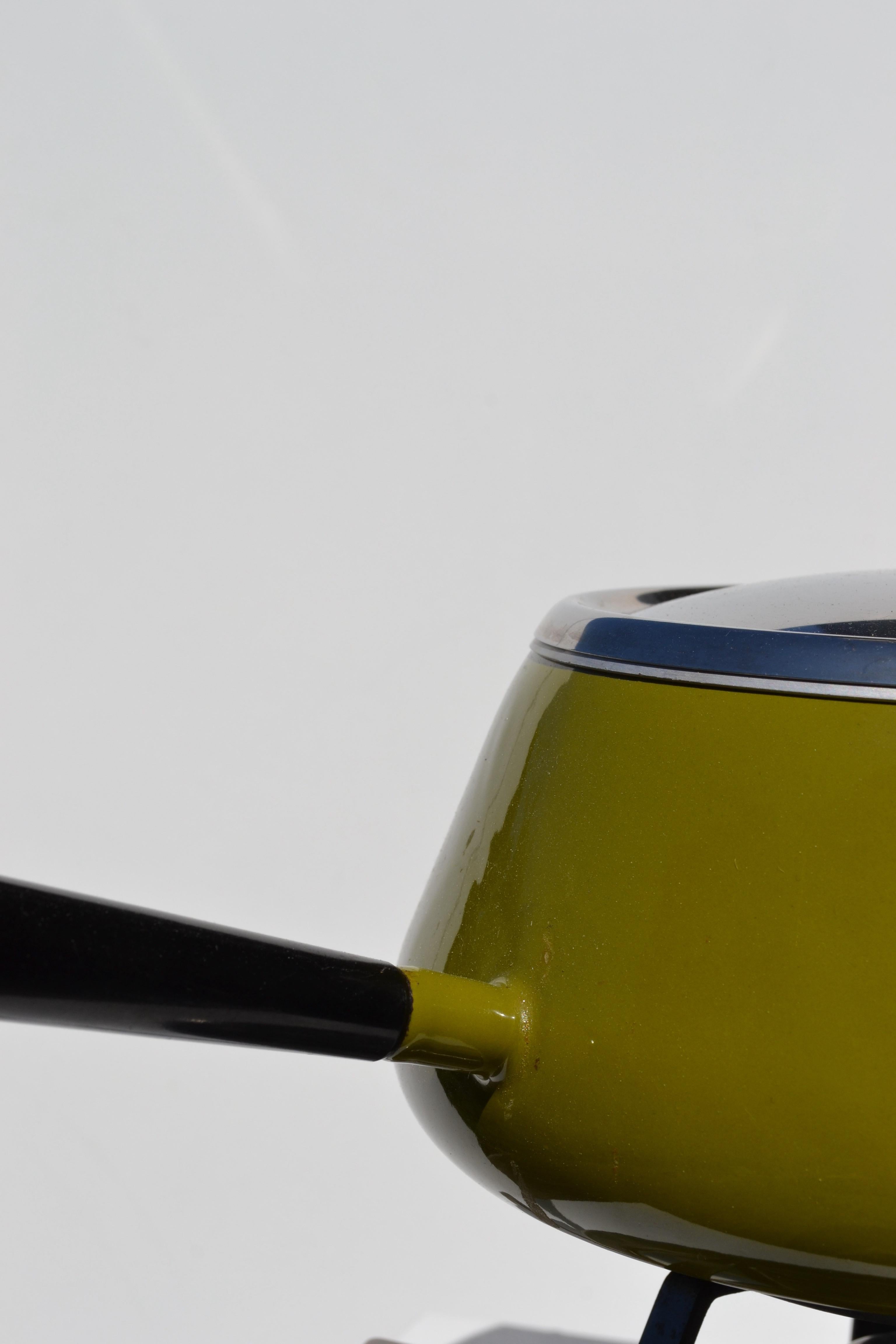 A green Fondue Set – Switzerland - 1960s For Sale 3