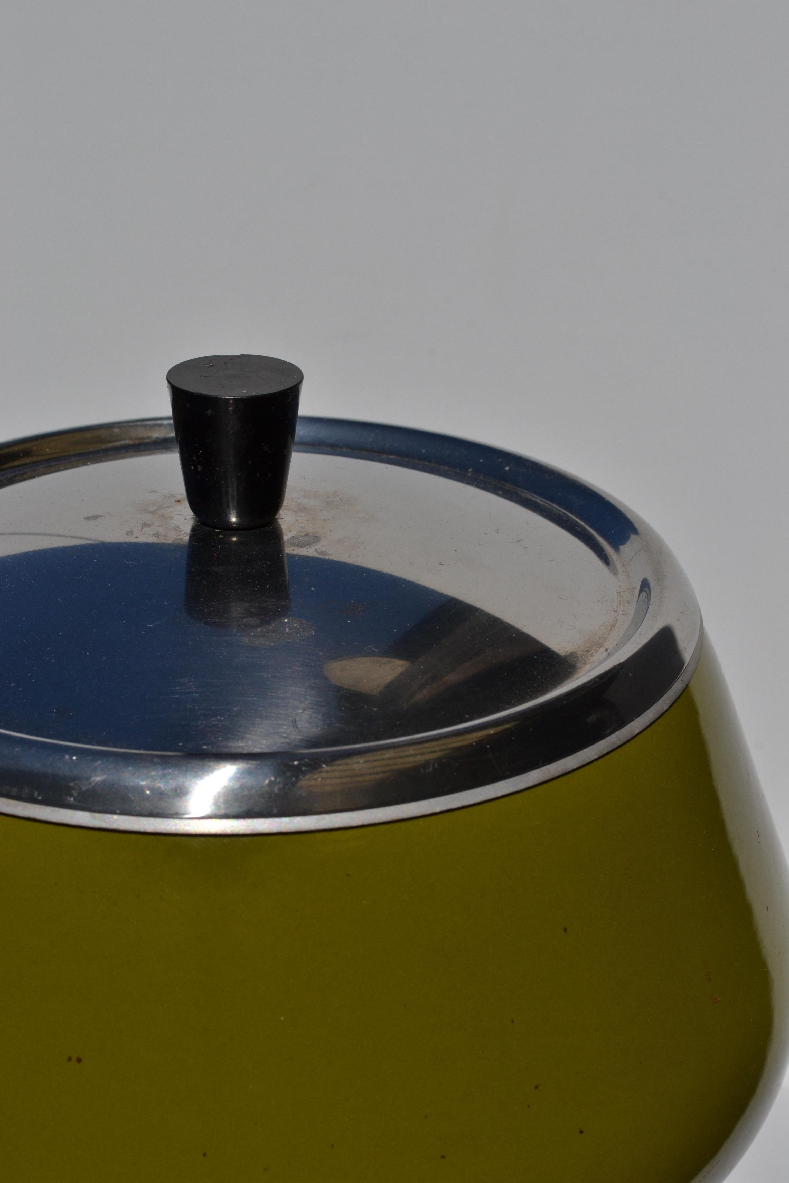 A green Fondue Set – Switzerland - 1960s For Sale 6