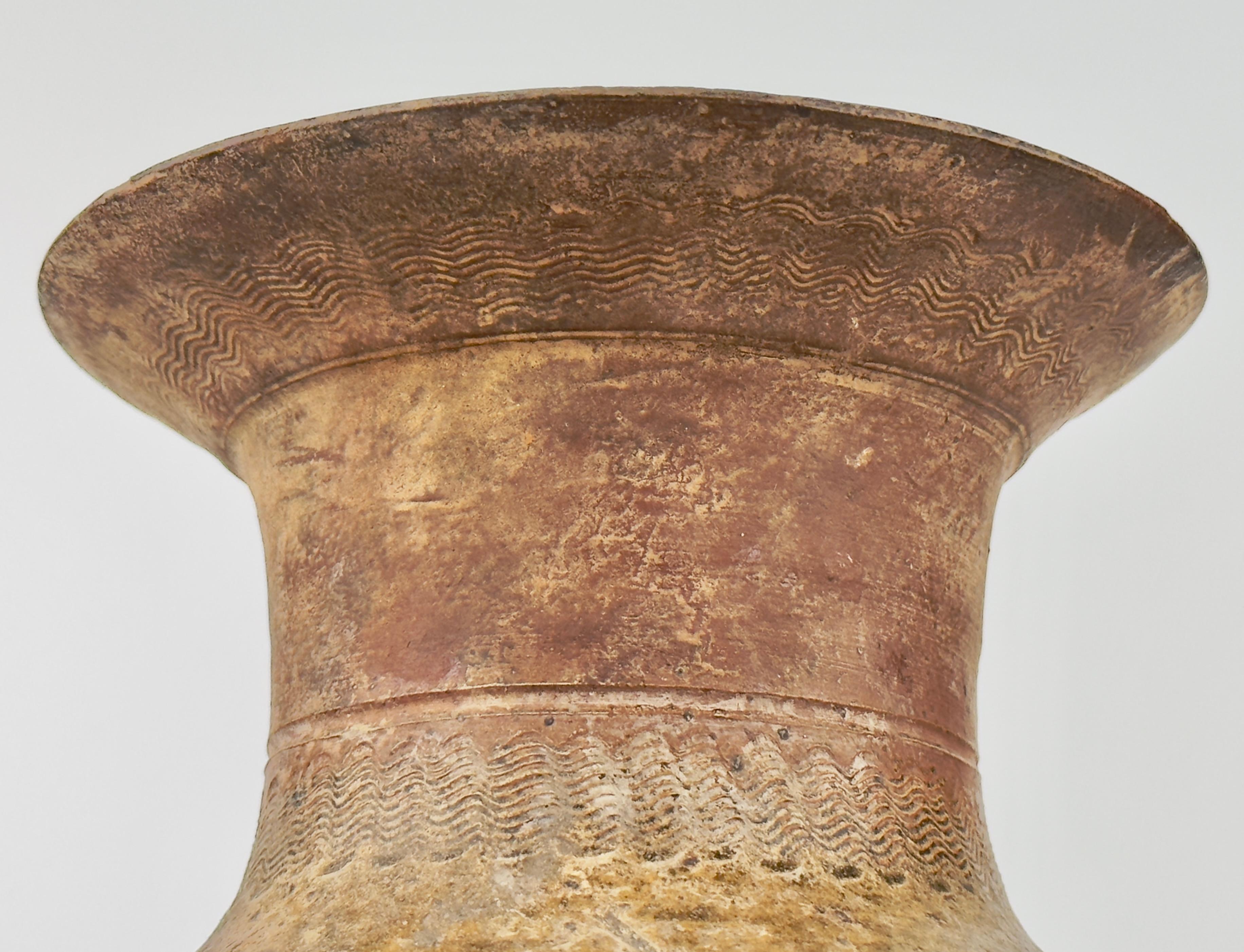 A Green-Glazed Stoneware Jar (Hu Vessel), Han Dynasty For Sale 1