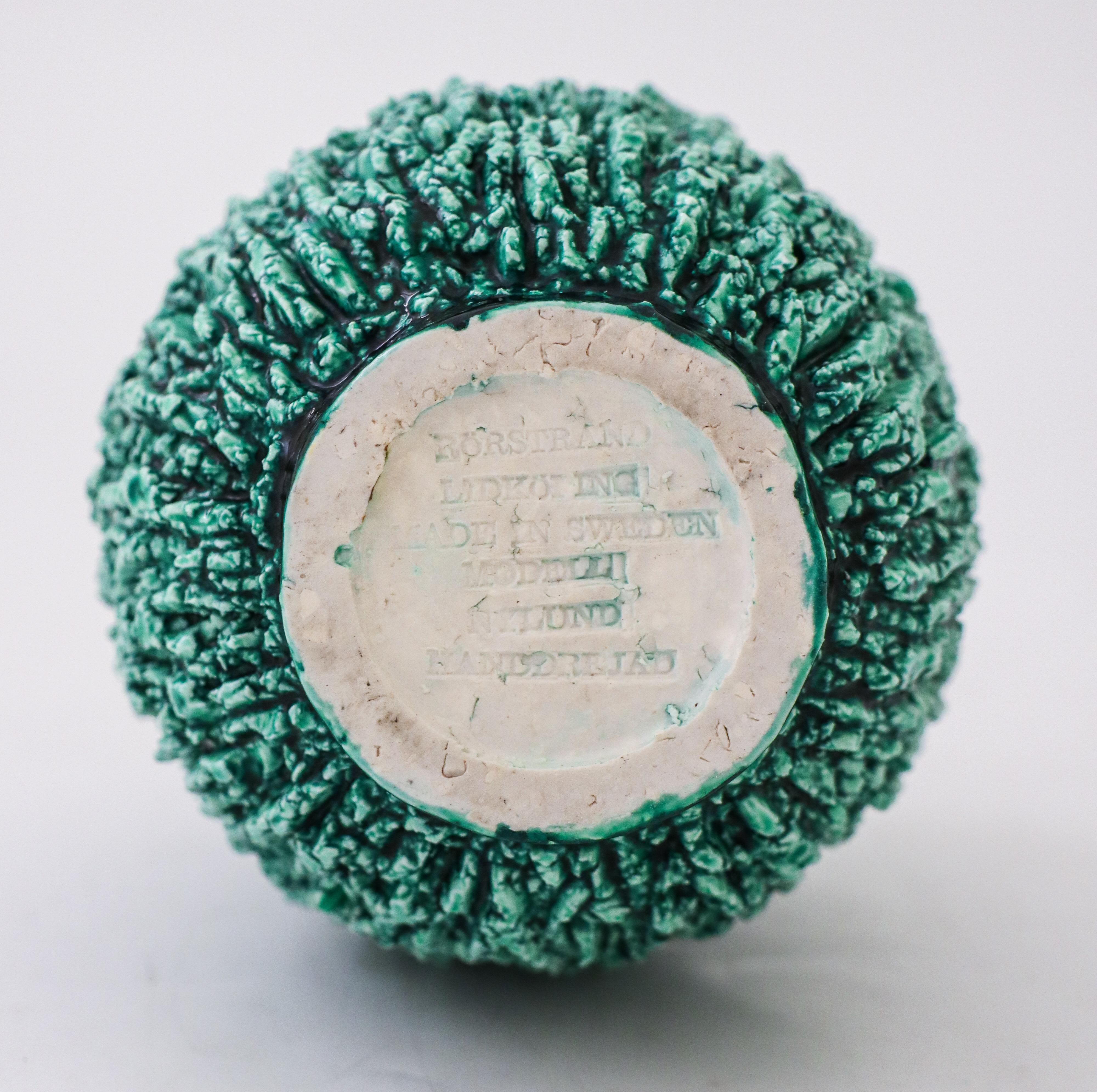 20th Century A Green Hedgehog vase - Chamotte - Gunnar Nylund - Rörstrand For Sale