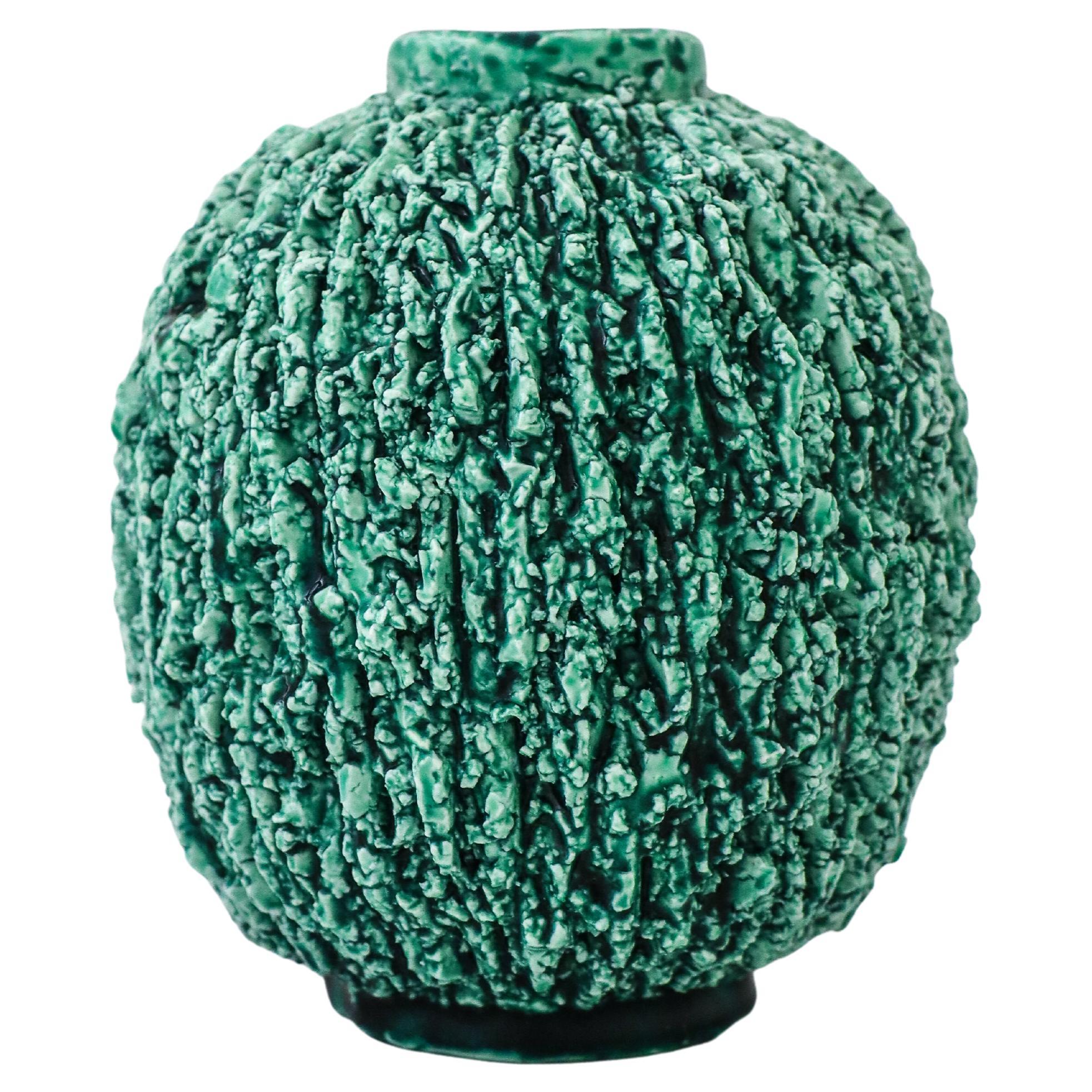 A Green Hedgehog vase - Chamotte - Gunnar Nylund - Rörstrand