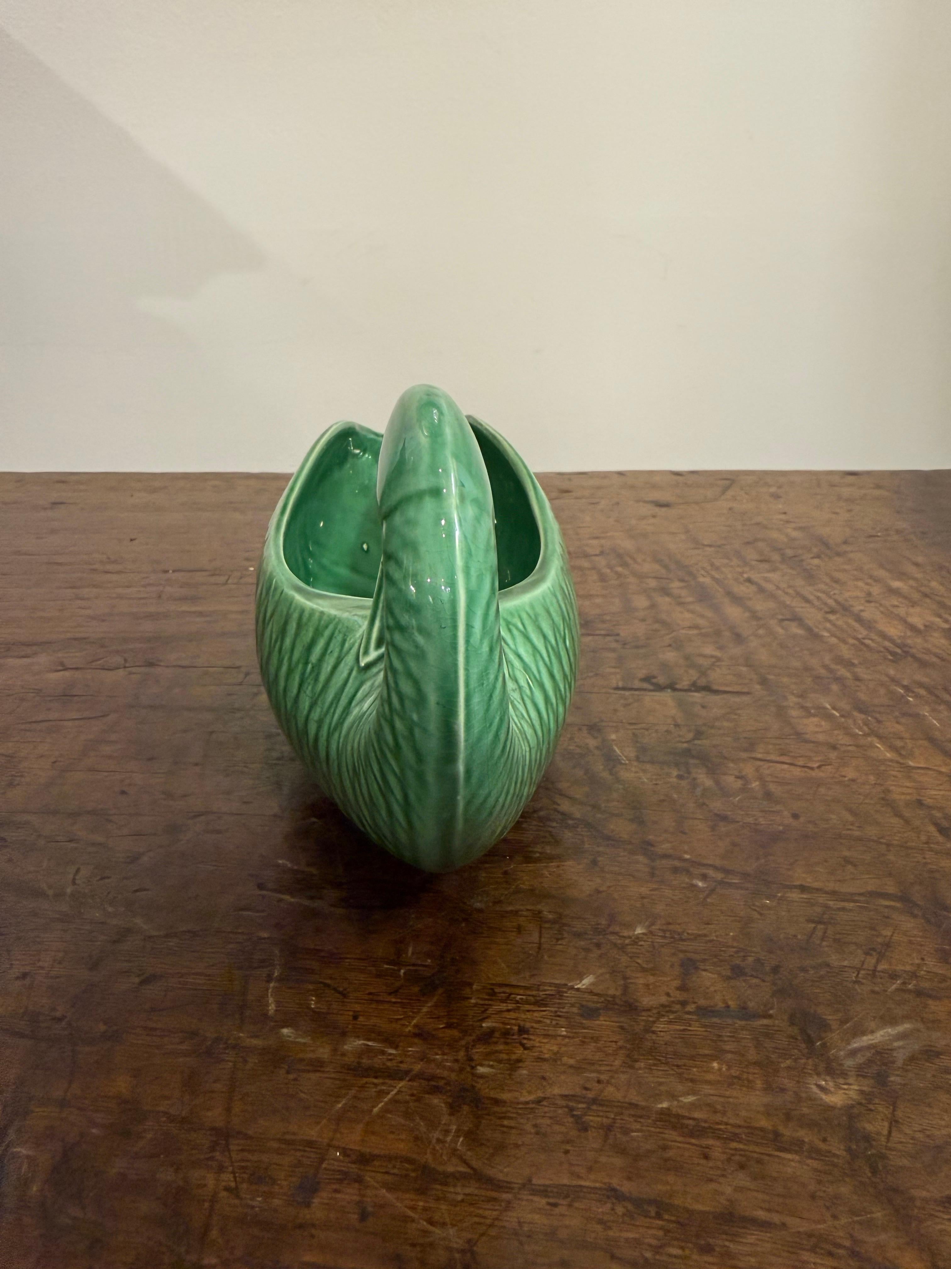 Grüne Majolika-Fischservierschale mit Fischmotiv von Sarreguemines, Mitte des 20. Jahrhunderts (Französisch) im Angebot