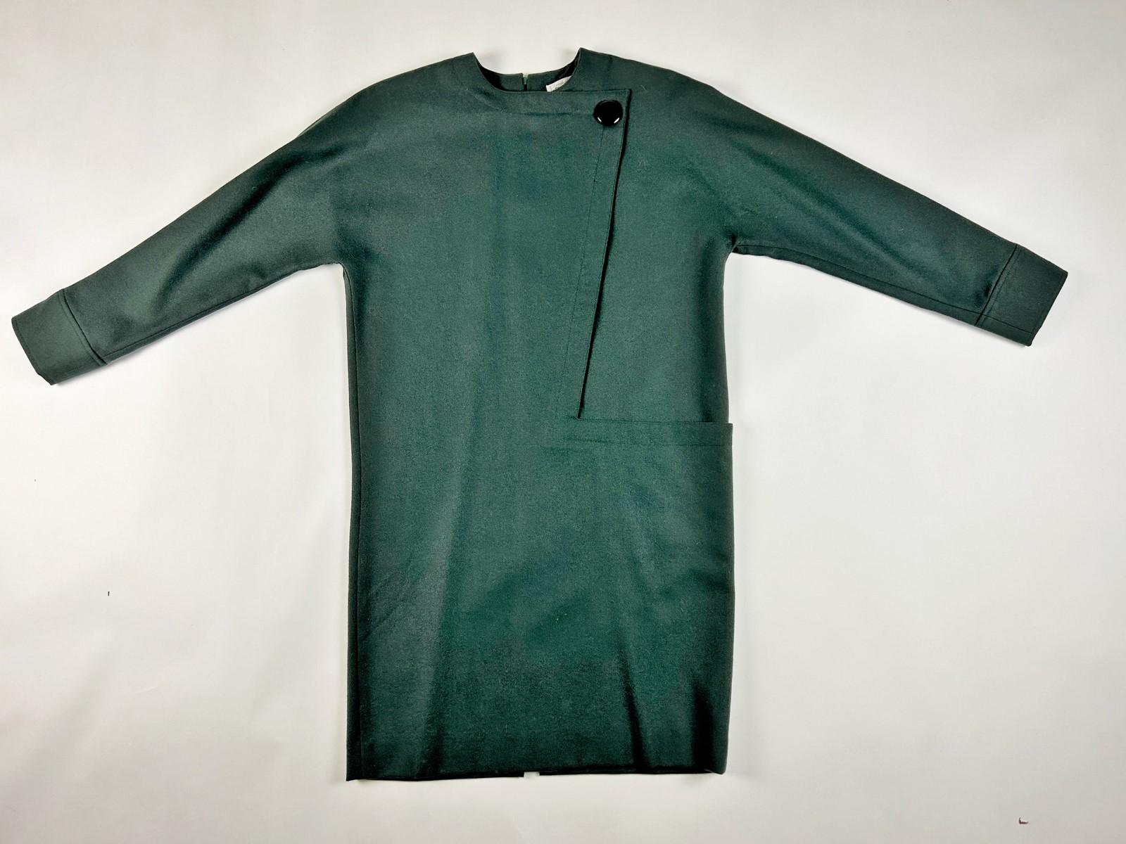 A green wool dress by Pierre Cardin - France Circa 1985 For Sale 10