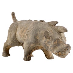 Graue Keramikfigur eines Ebers (Wildschwein), Han Dynasty