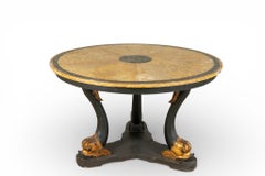 Ein Mitteltisch im Grotto-Stil mit runder Platte aus Kunstmarmor