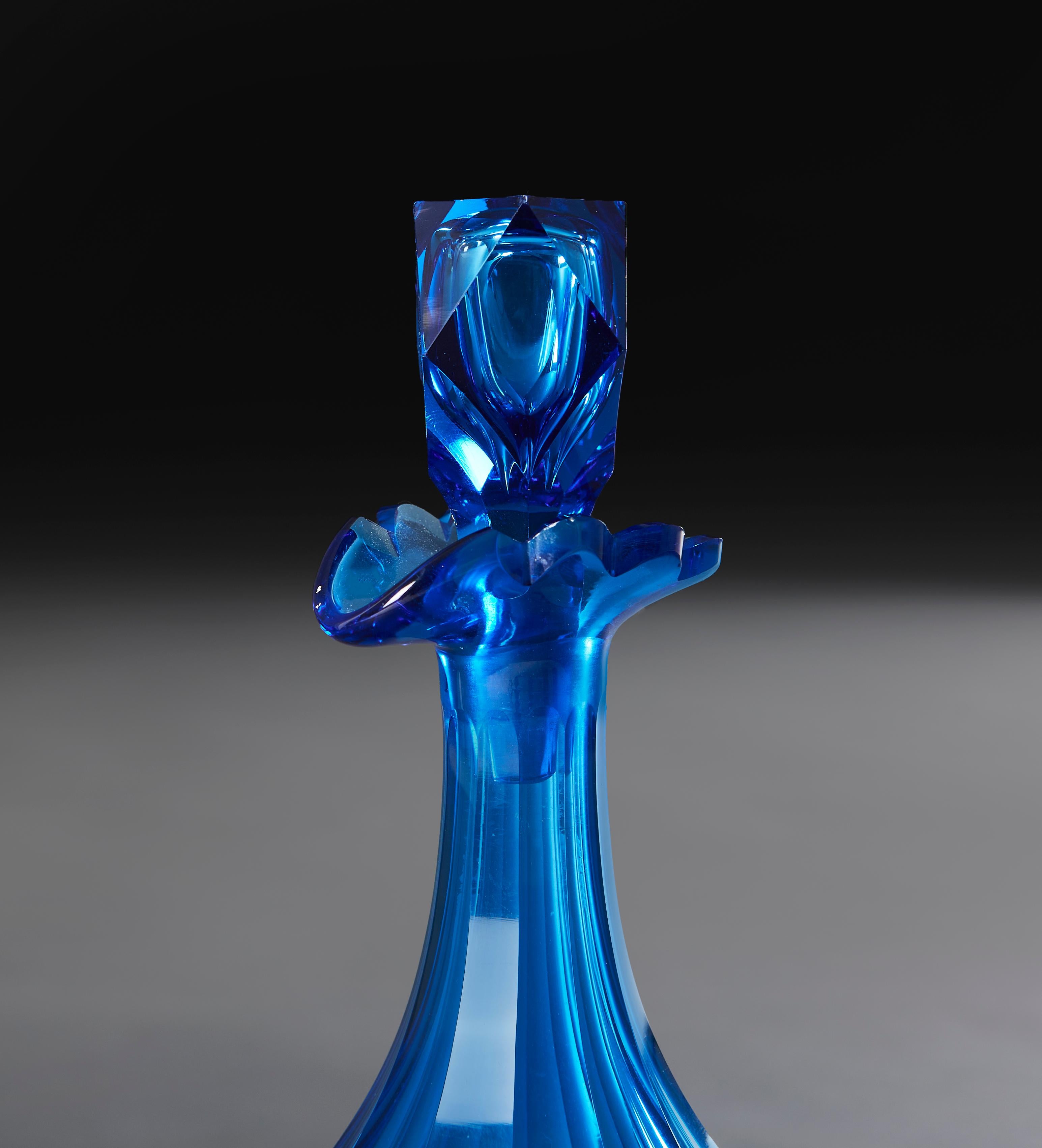 Gruppo di decanter per liquori del XIX secolo, blu, giallo e viola In condizioni buone in vendita a London, GB