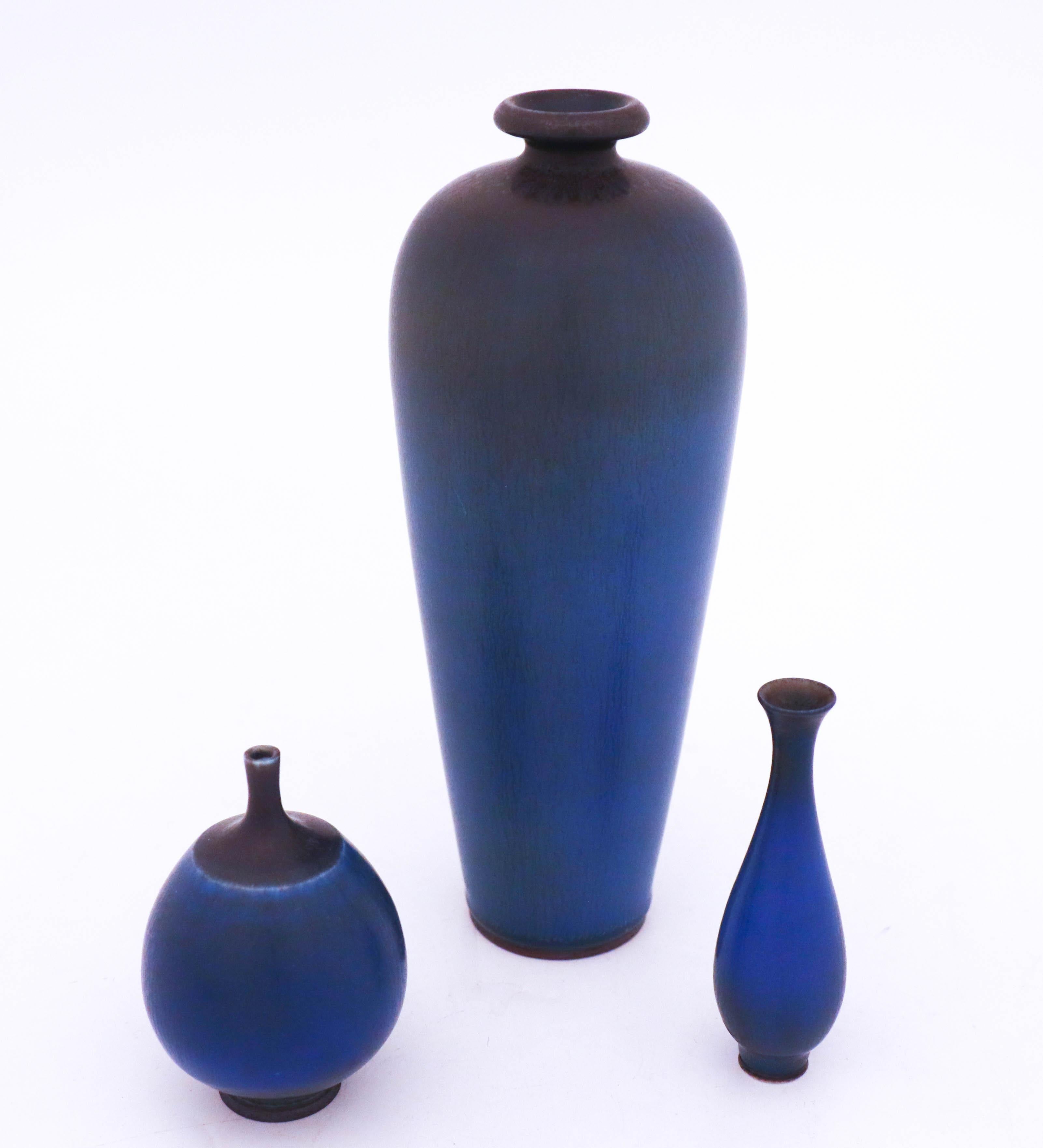 set of 3 blue vases