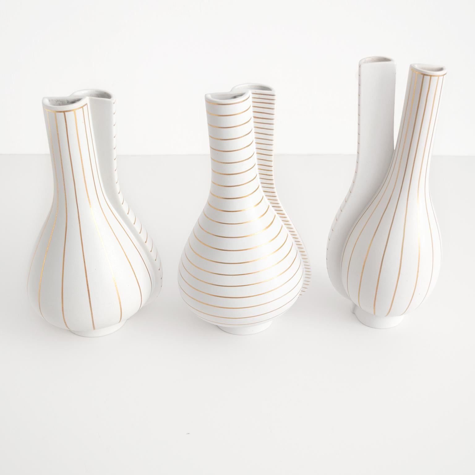 Group of 3 Surrea Series Vases Designed by Wilhelm Kåge for Gustavsberg In Good Condition In New York, NY