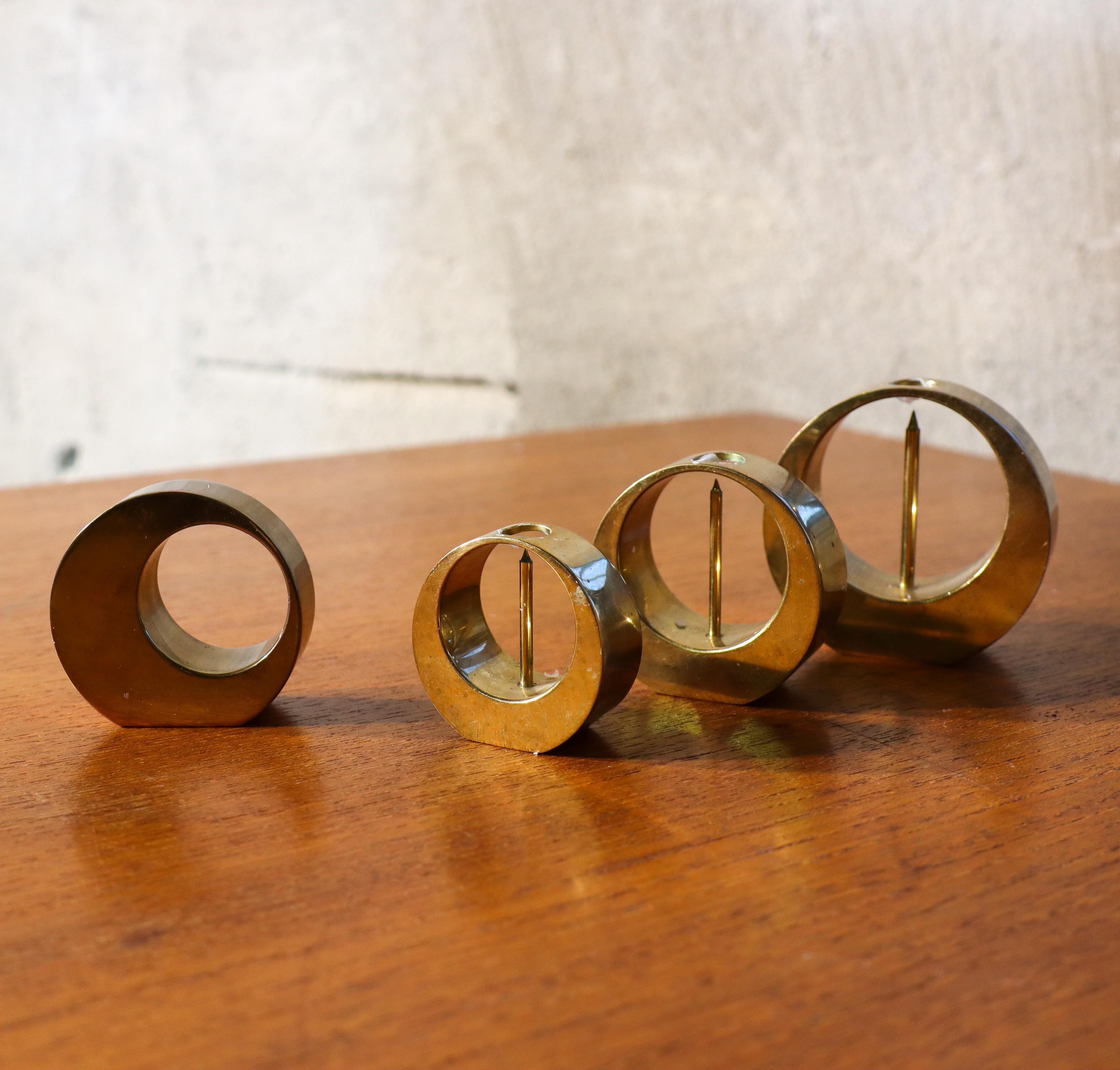 Groupe de 4 chandeliers - Laiton - Arthur Pe - Kolbäck Suède en vente 6