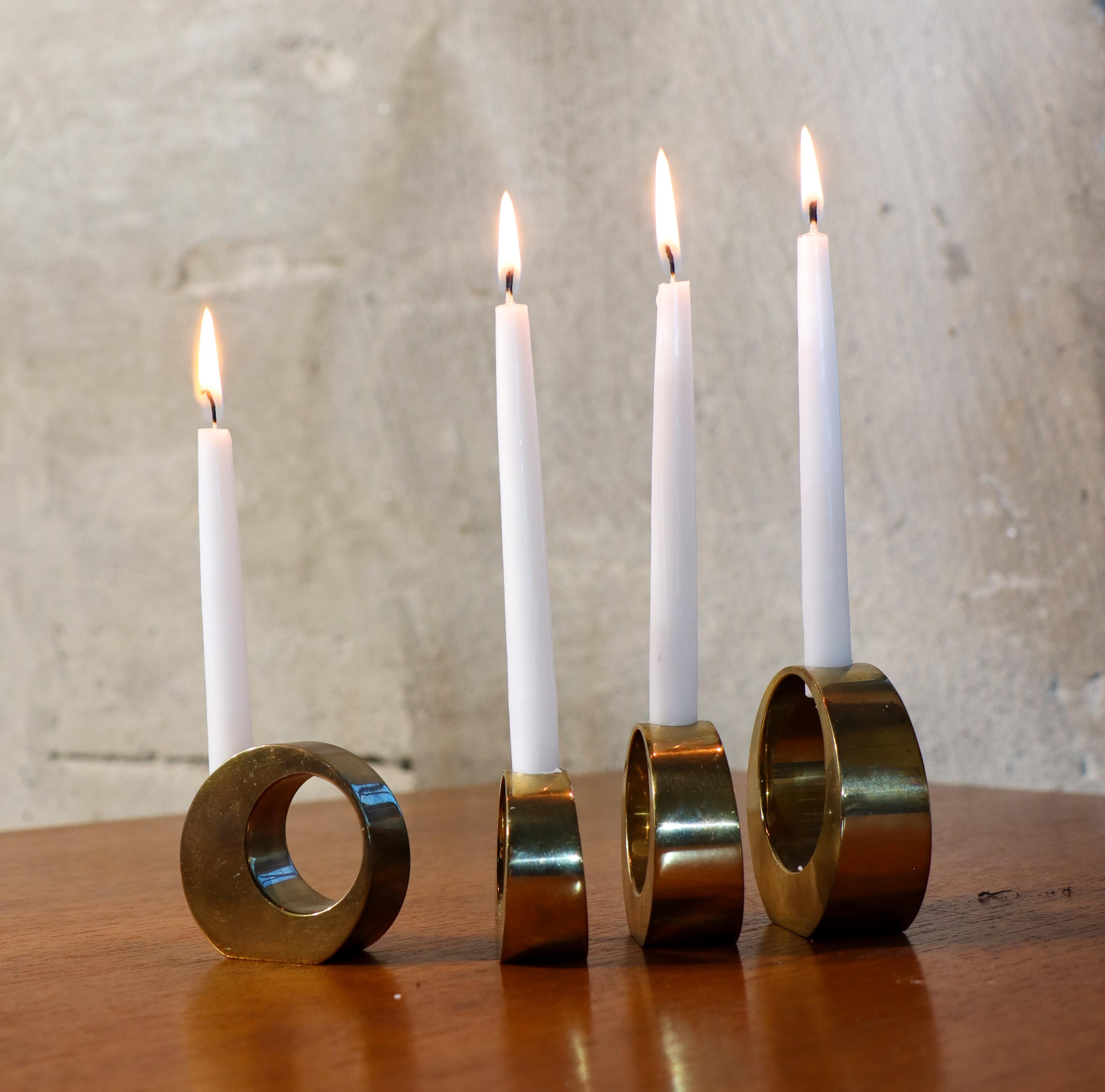 Groupe de 4 chandeliers - Laiton - Arthur Pe - Kolbäck Suède en vente 3