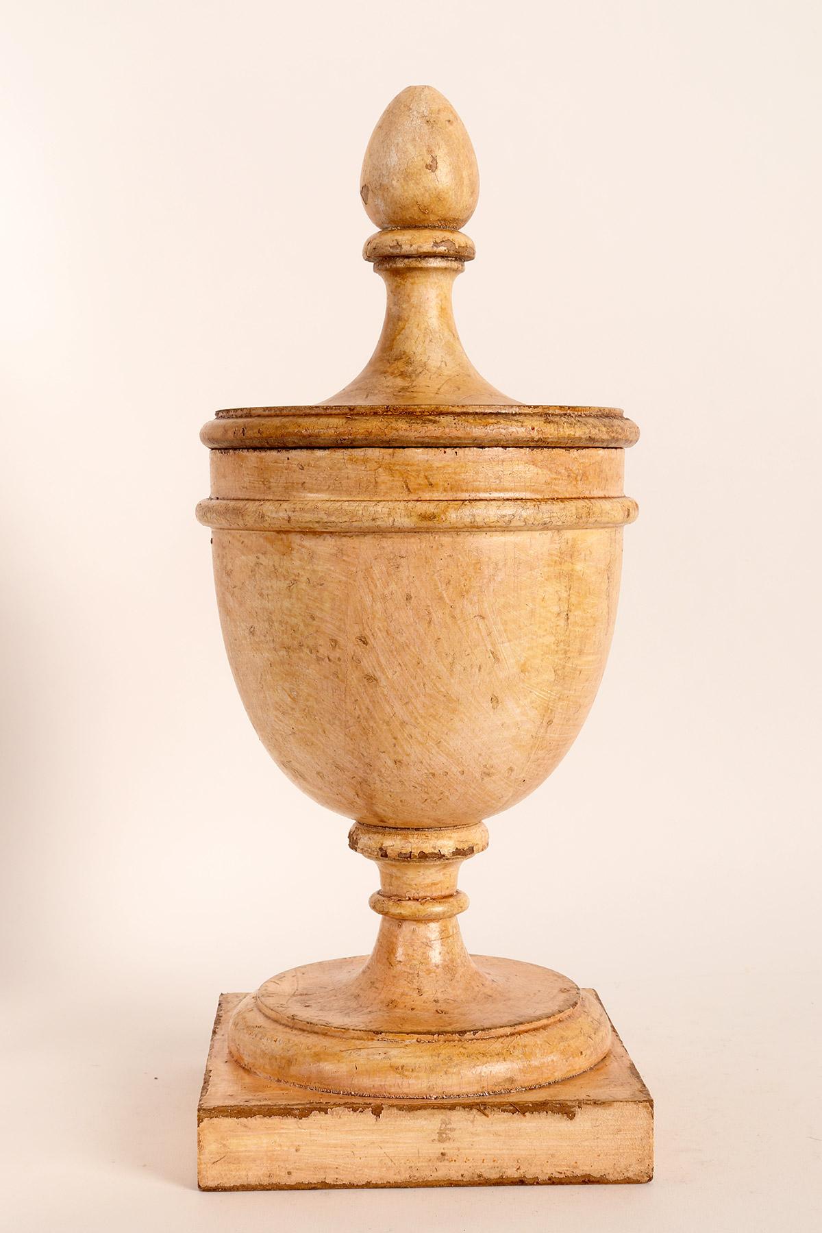A group of 7 herbalist pharmacy wooden jars, Italy 1870.  For Sale 4