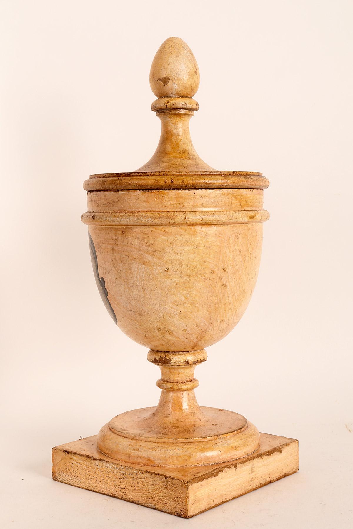 A group of 7 herbalist pharmacy wooden jars, Italy 1870.  For Sale 5