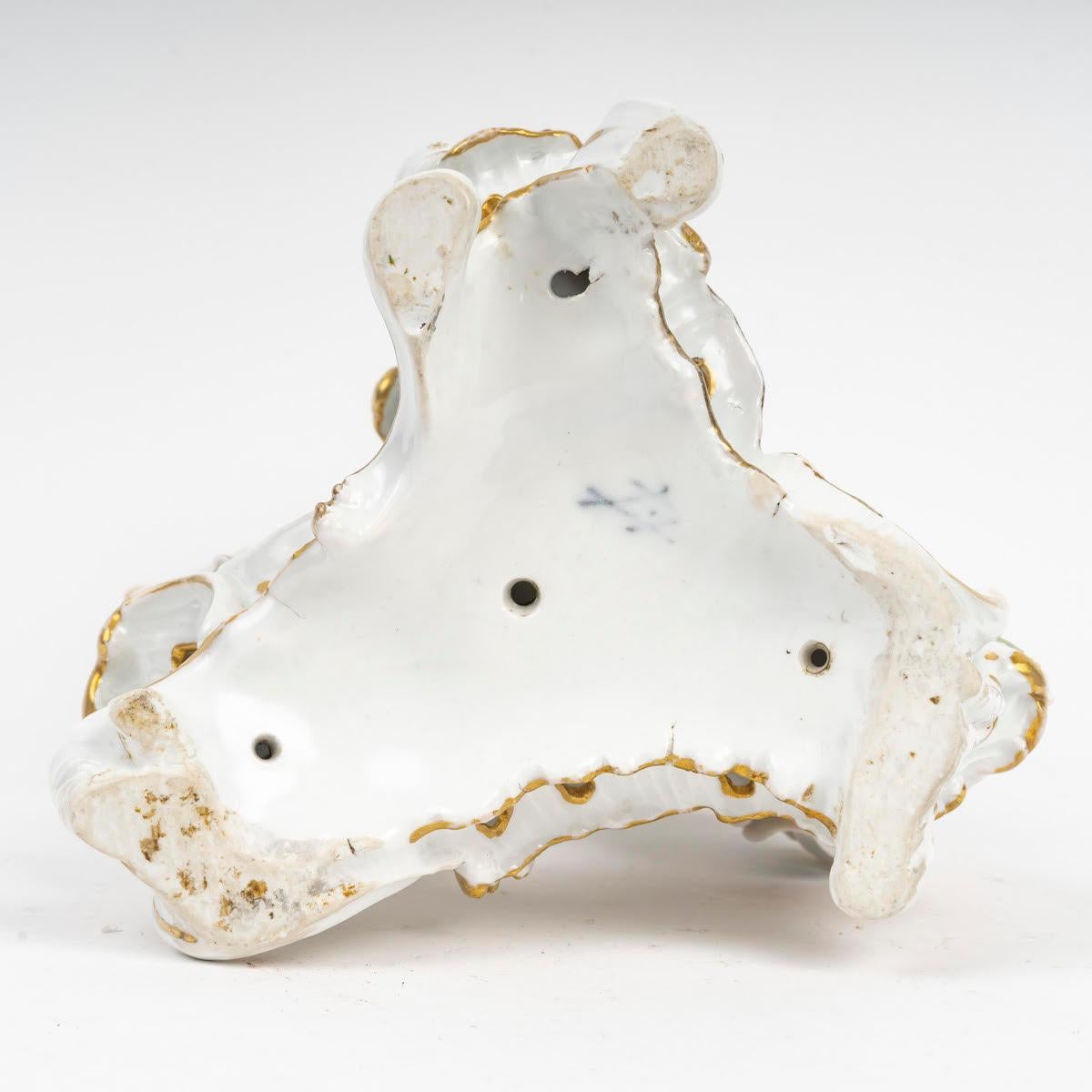 Groupe d'enfants en porcelaine de Meissen Porcelain du XVIIIe siècle, période Louis XVI. en vente 4