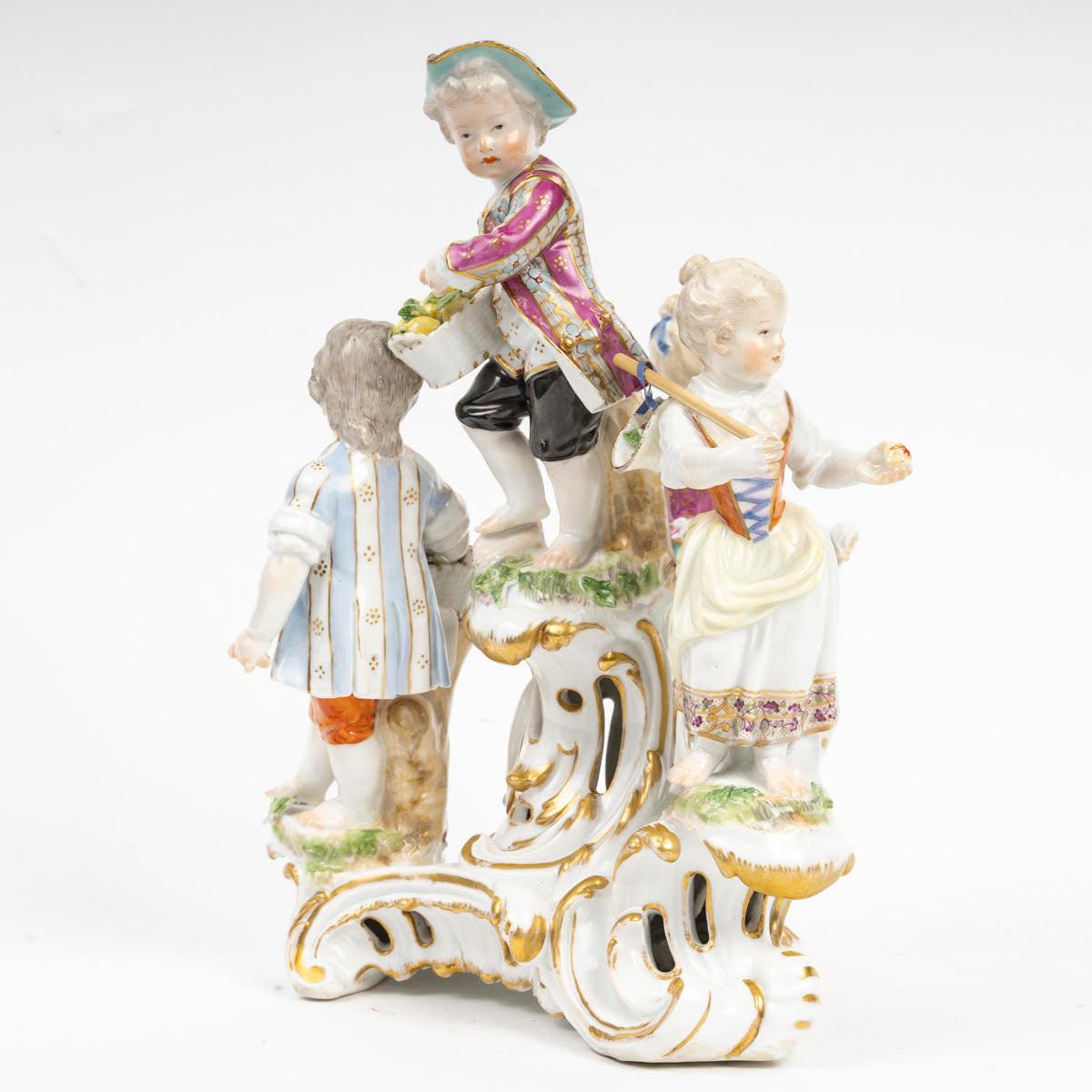XVIIIe siècle et antérieur Groupe d'enfants en porcelaine de Meissen Porcelain du XVIIIe siècle, période Louis XVI. en vente